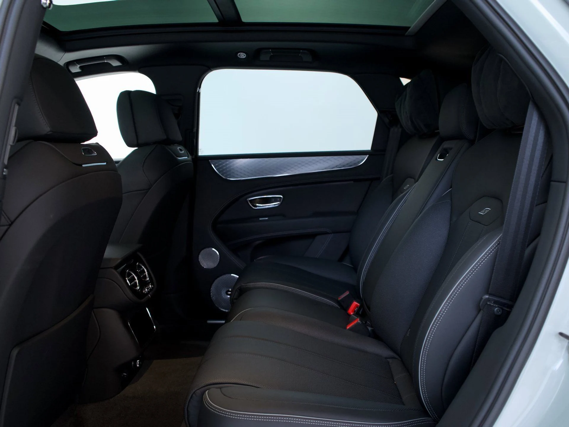 mph023_4026231307_dc68ec15fb044940b5cf99bf9191eeea_72286bbdd0