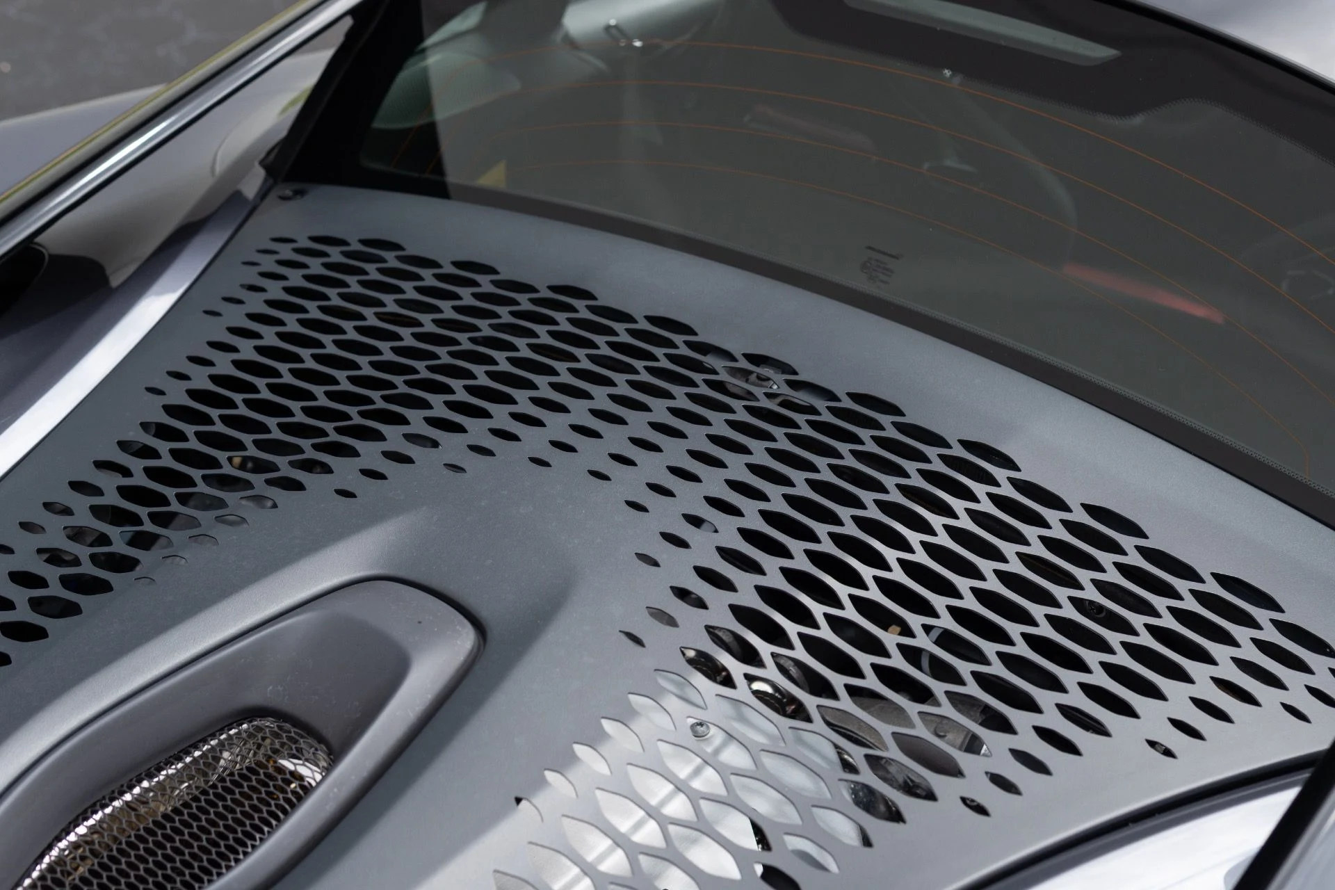 mph023_4029034668_Used_2023_Mc_Laren_Artura_1776712926_794f2f8c67