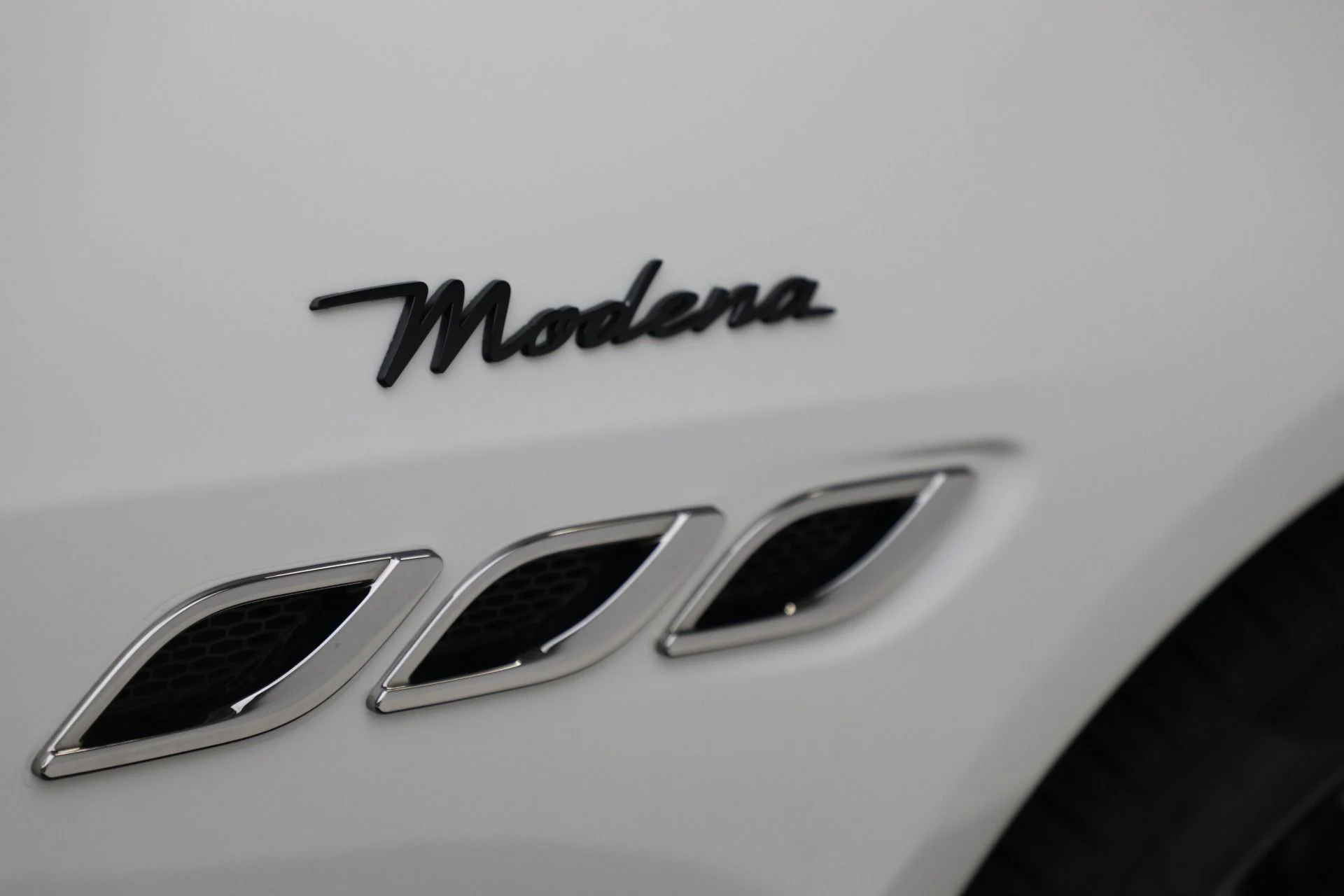 mph023_4032085508_Used_2022_Maserati_Quattroporte_Modena_Q4_1760624794_420865a6fe