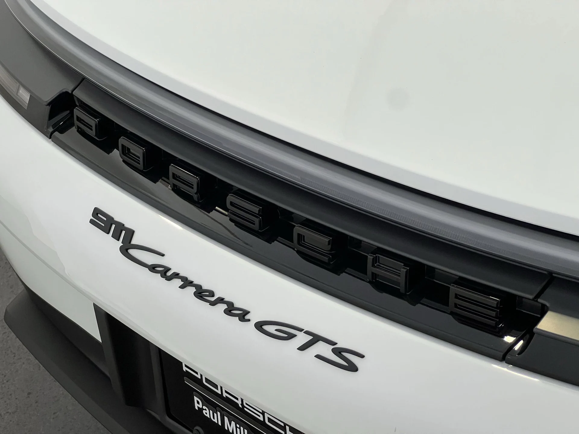 mph023_4036933979_52aa85a76cf15de47ce24f3ec5828105x_a37f23c7ae