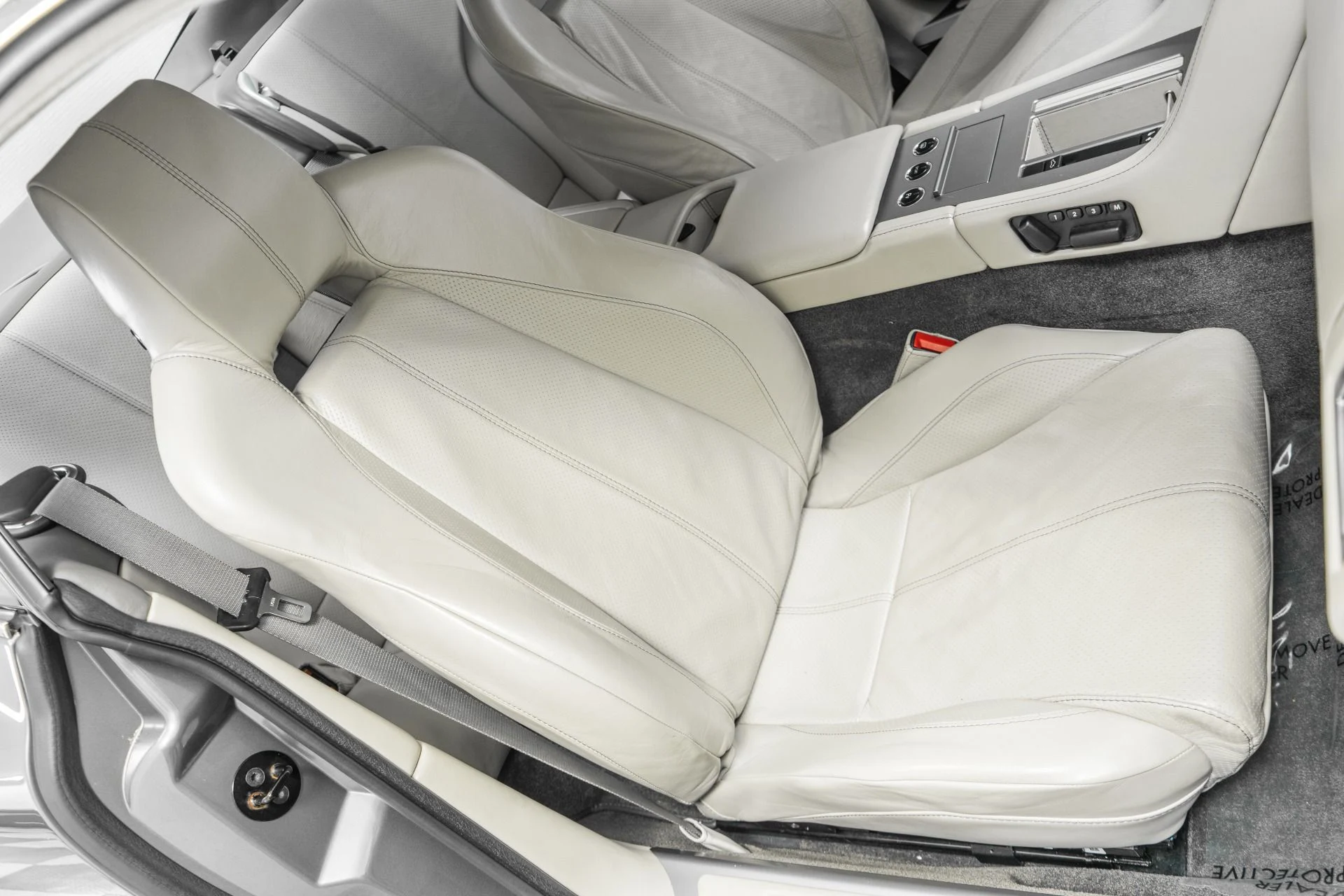 mph023_4045116928_Used_2007_Aston_Martin_DB_9_V12_Power_Classic_Lines_1782333379_7a9cb5a0c3