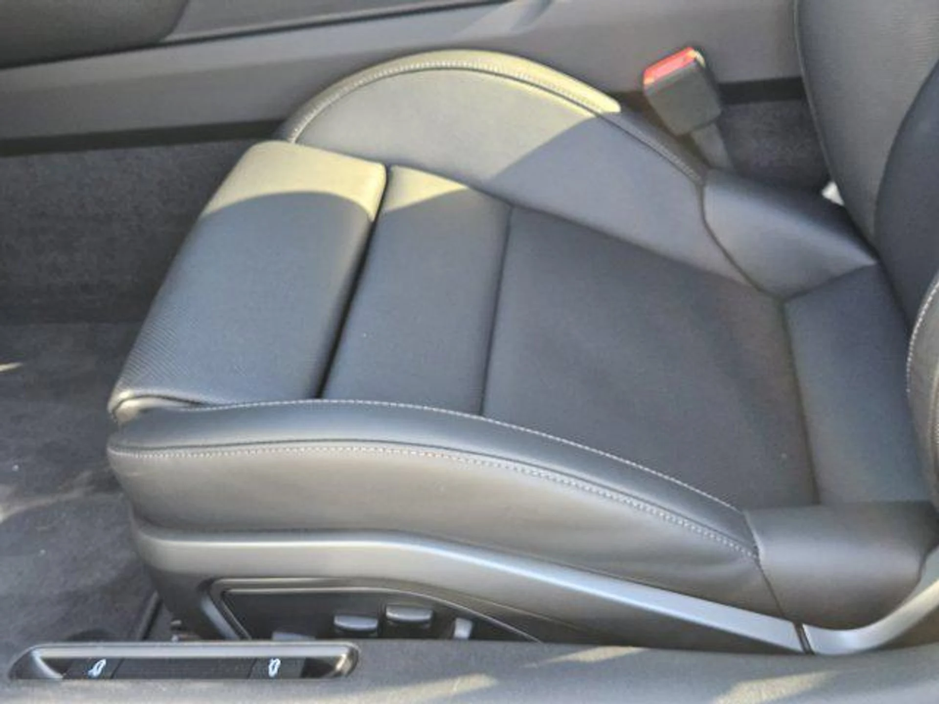 mph023_4054935188_3_DER_229ex_Igk_Vz504c_Li_NR_Oy27_A_0a3376bdd6