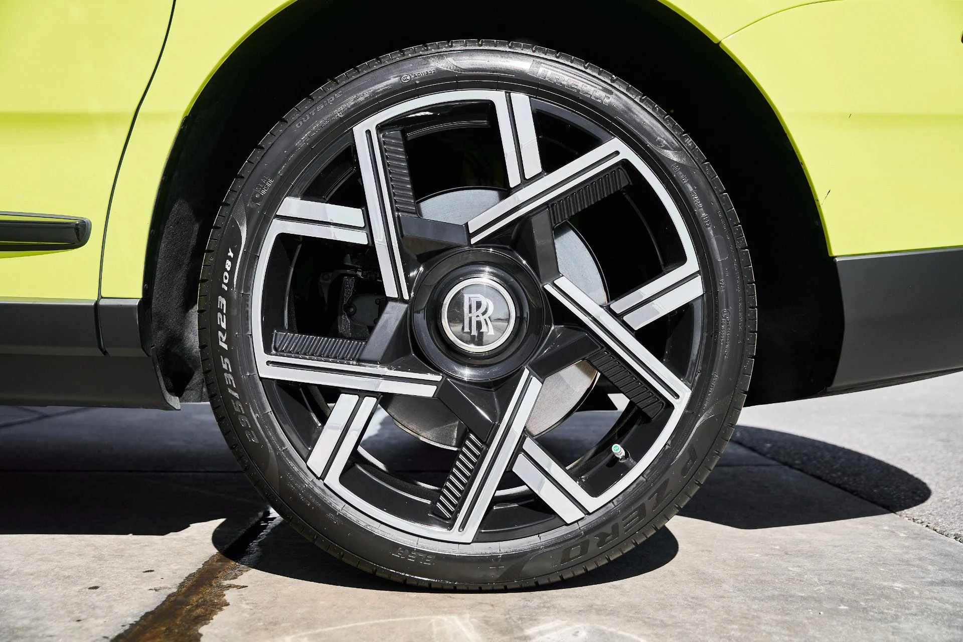 mph023_4061414873_Used_2024_Rolls_Royce_Cullinan_Base_1773162581_74a9879801