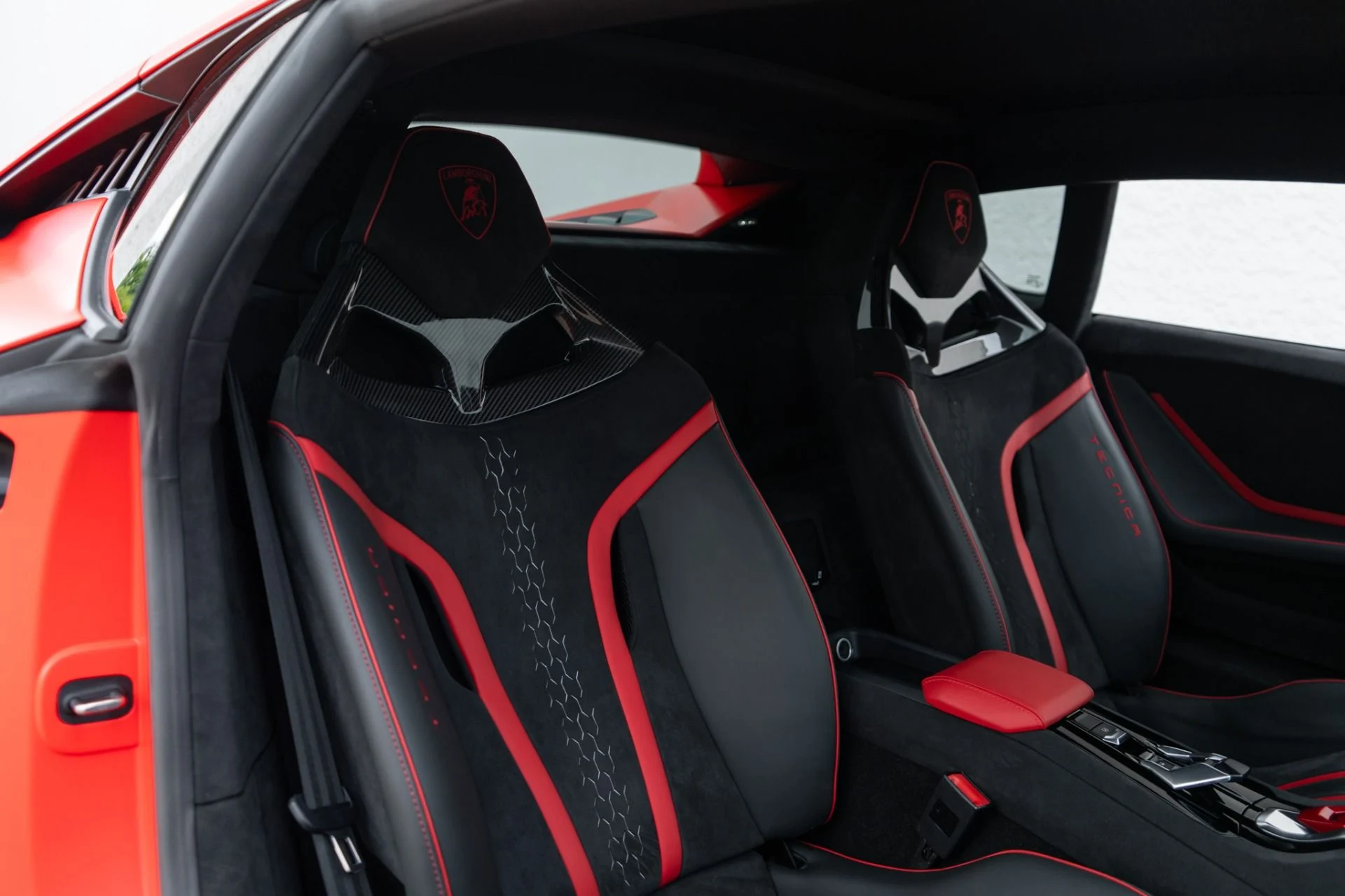 mph023_4063764548_Used_2023_Lamborghini_Huracan_Tecnica_1776704544_8ba8b55330