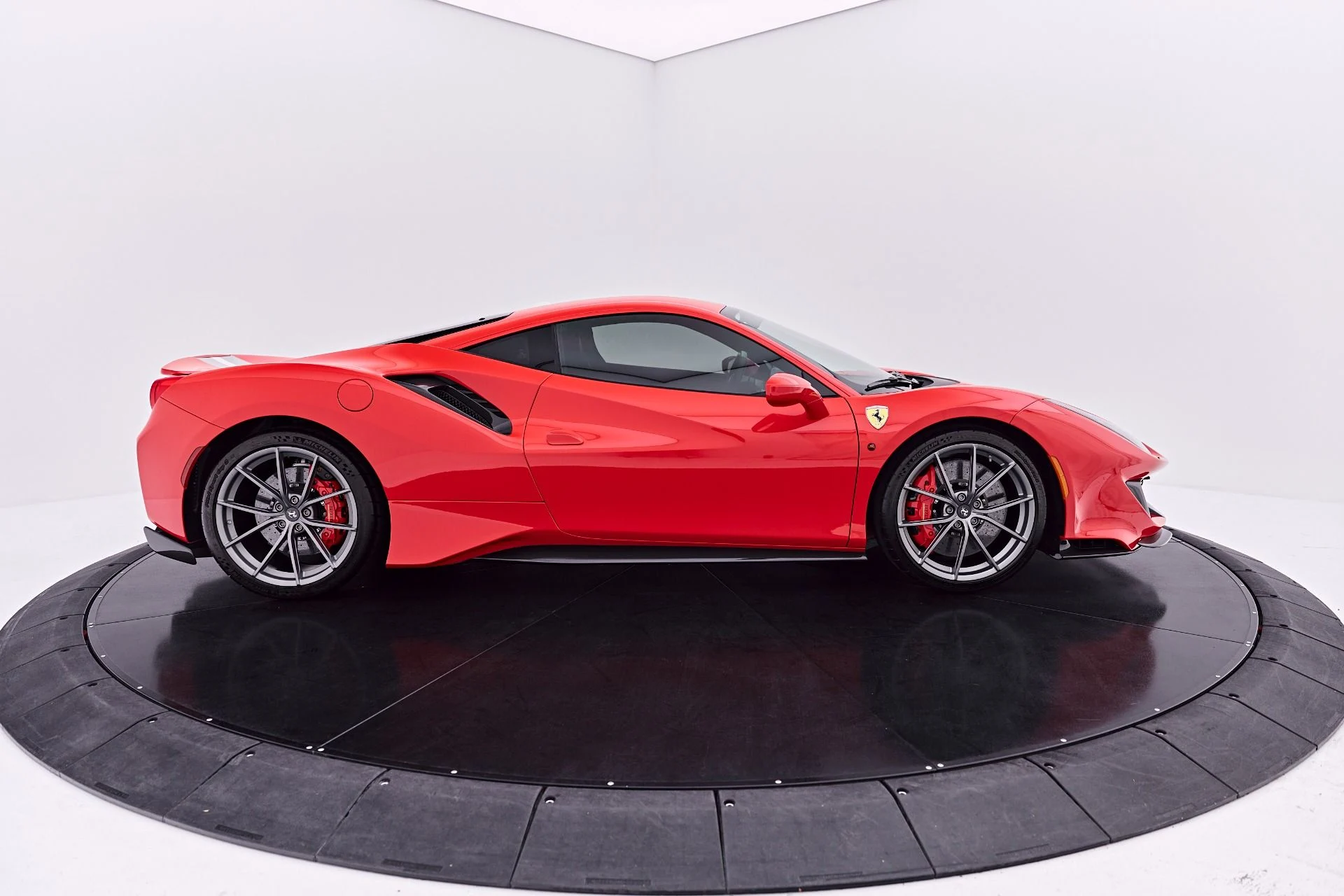 mph023_4066299882_Used_2020_Ferrari_488_Pista_Base_1785808787_acdcdd51c9