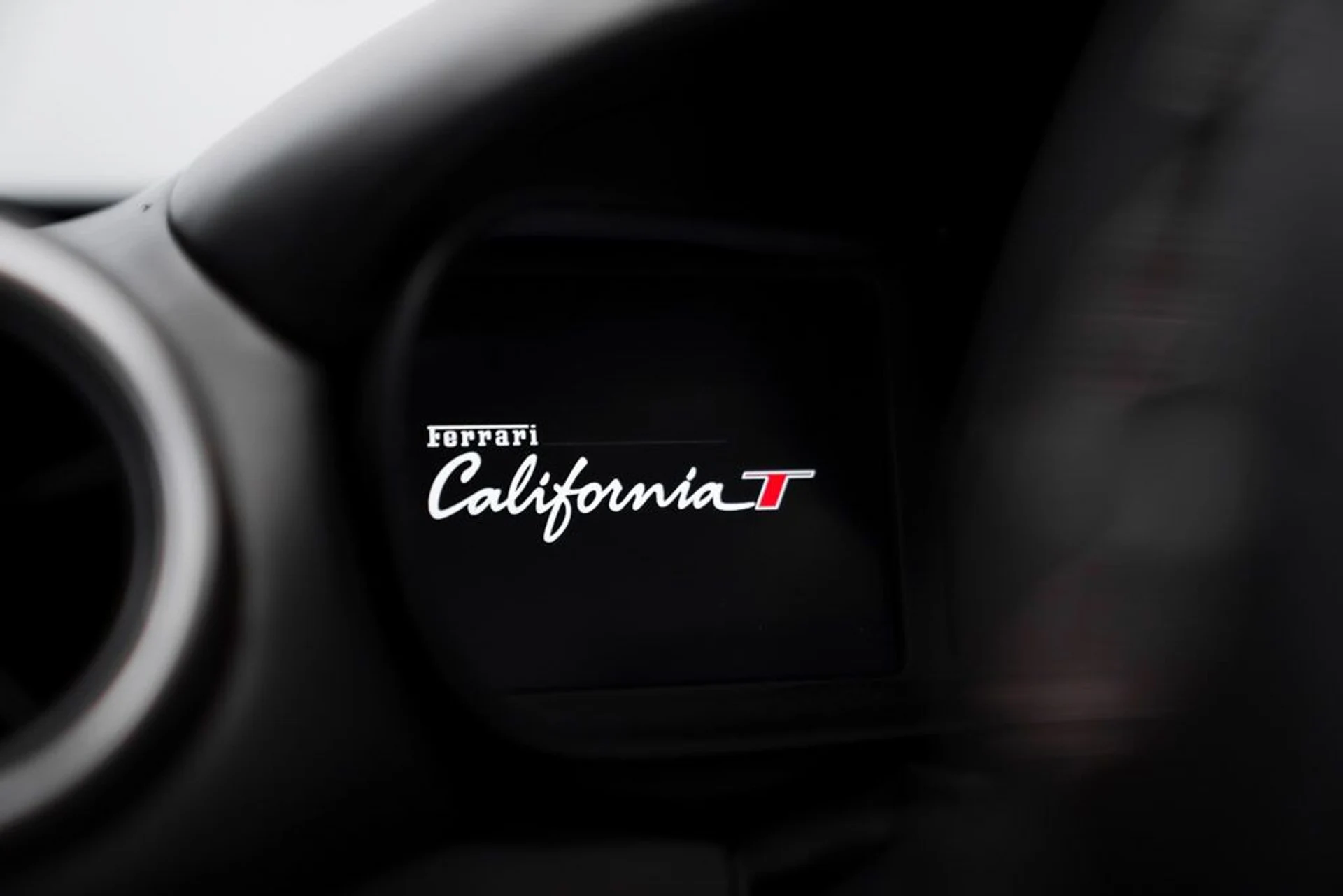 mph023_4067518191_ferrari_california_2015_jpg_v_1758918548_f322c8b703
