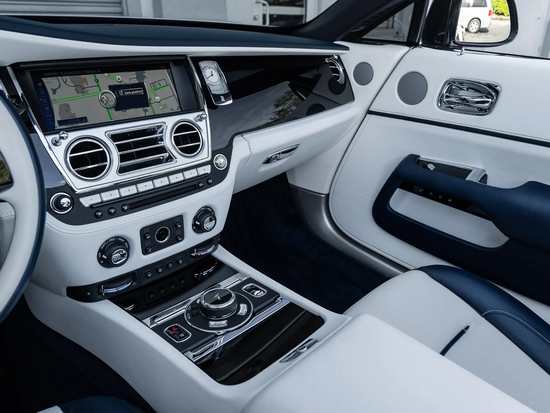 mph023_4068736893_Used_2018_Rolls_Royce_Dawn_Convertible_1764360445_d4d763eefd