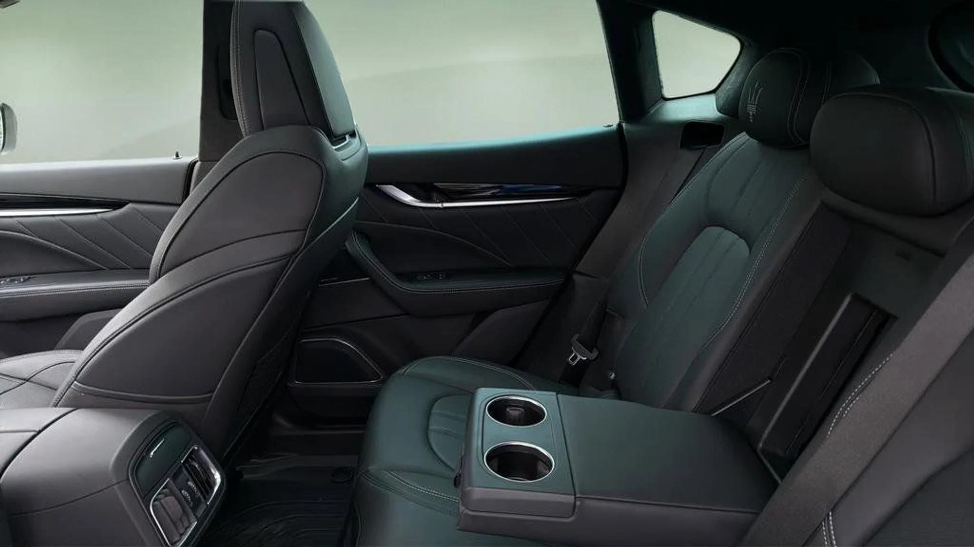 mph023_4068764130_fab50c7e2e3c461ea94b24ab7bde062e_d357f913cb