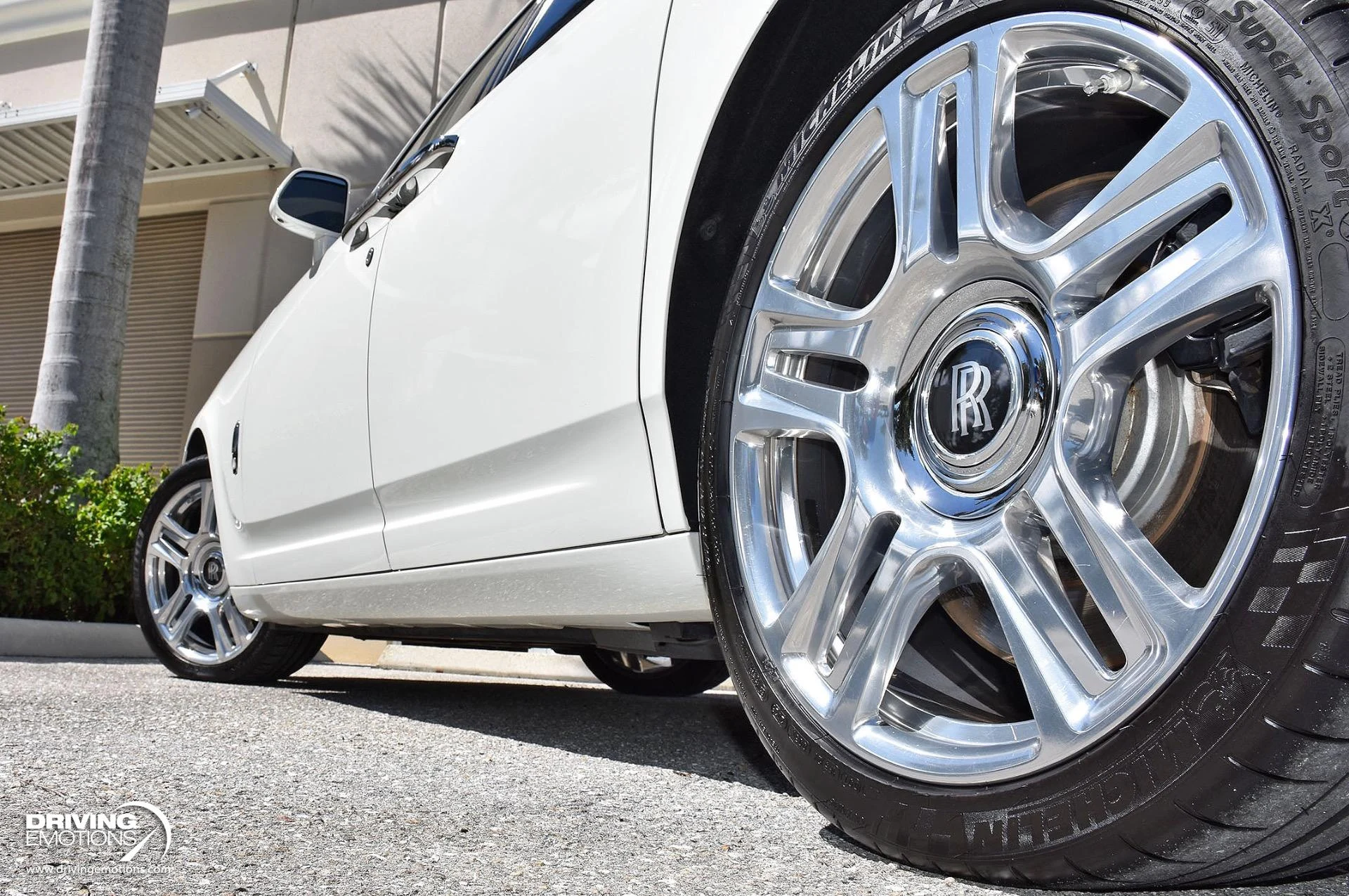 mph023_4070677091_872_p24_l_0eaa1b4be0