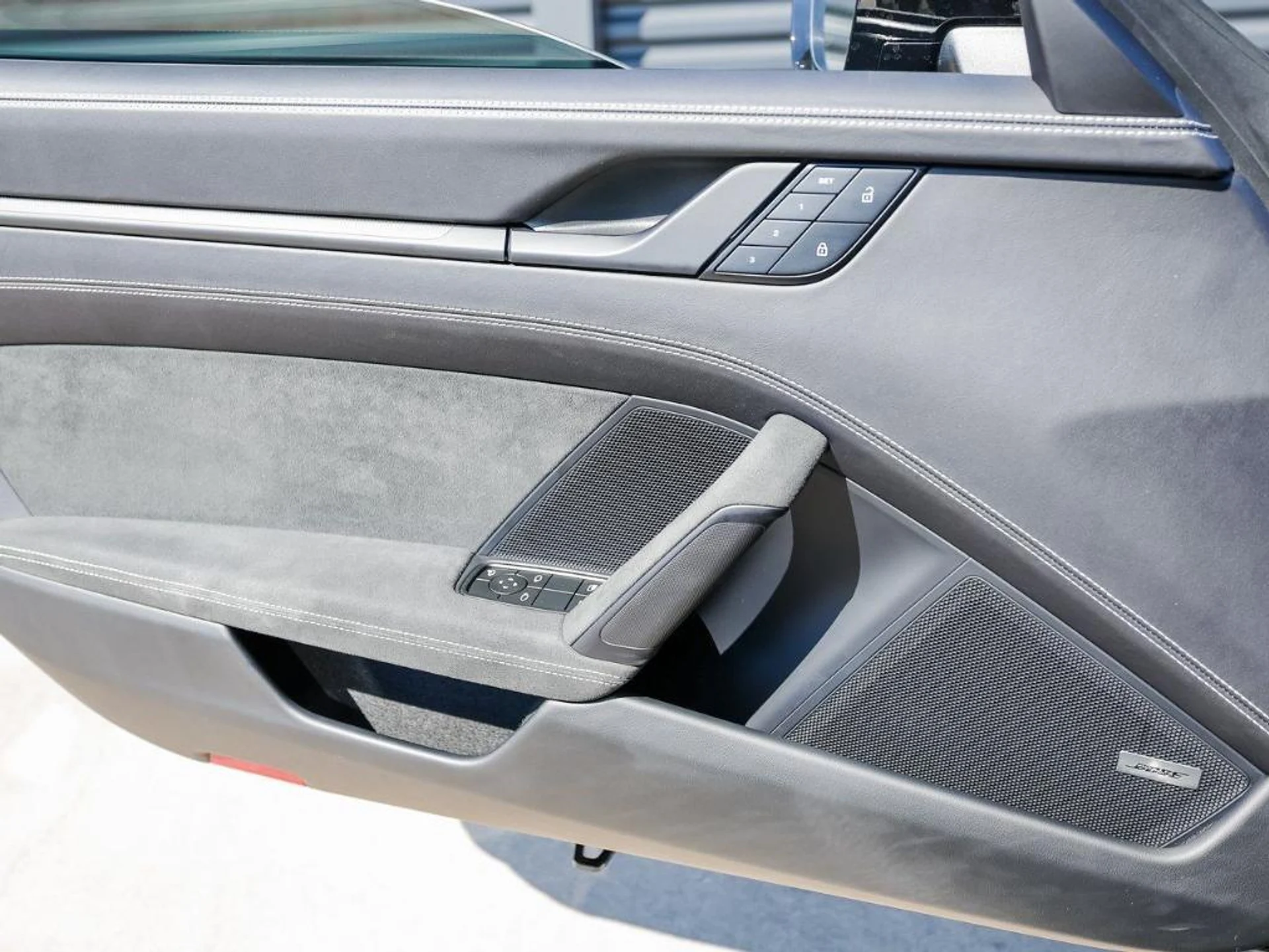 mph023_4076234307_8_b_Up0_R1j_Uz9_R22vtk_X_Wke_Rf30_A_fce0992159