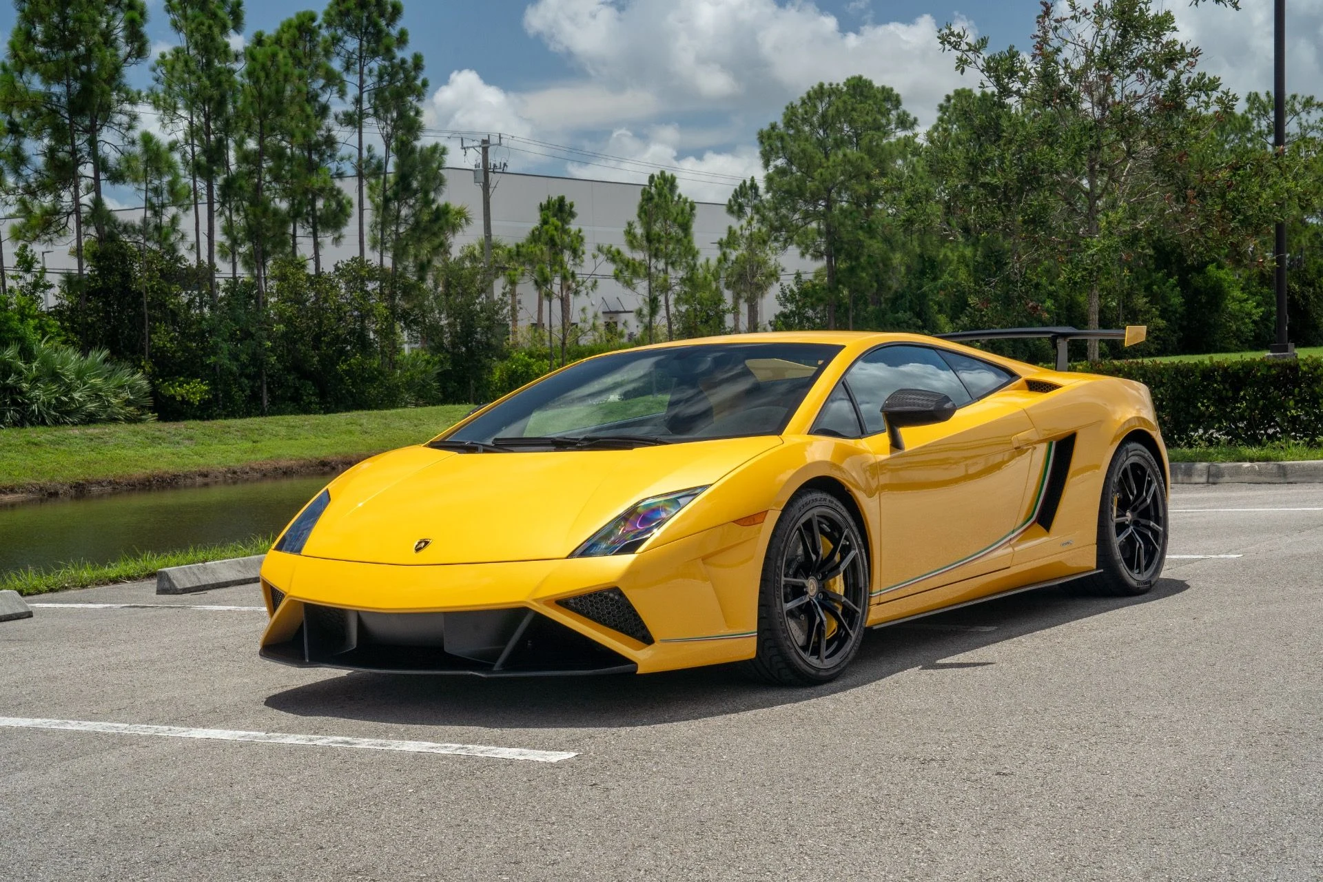 mph023_407869135_Used_2014_Lamborghini_Gallardo_LP_570_4_Squadra_Corse_1755030125_abad5f24f7