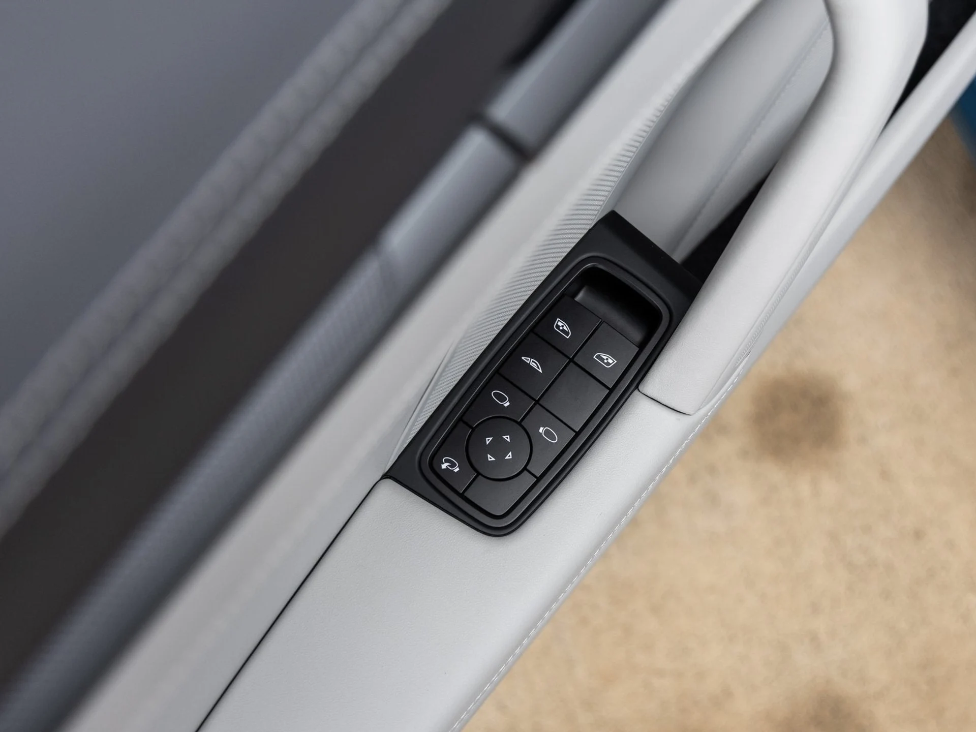 mph023_4080193473_24_638c387365