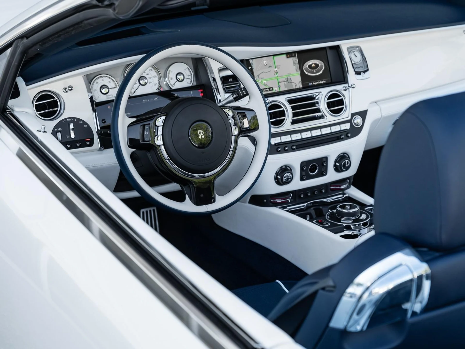 mph023_4088275170_Used_2019_Rolls_Royce_Dawn_1761832863_09f5603235