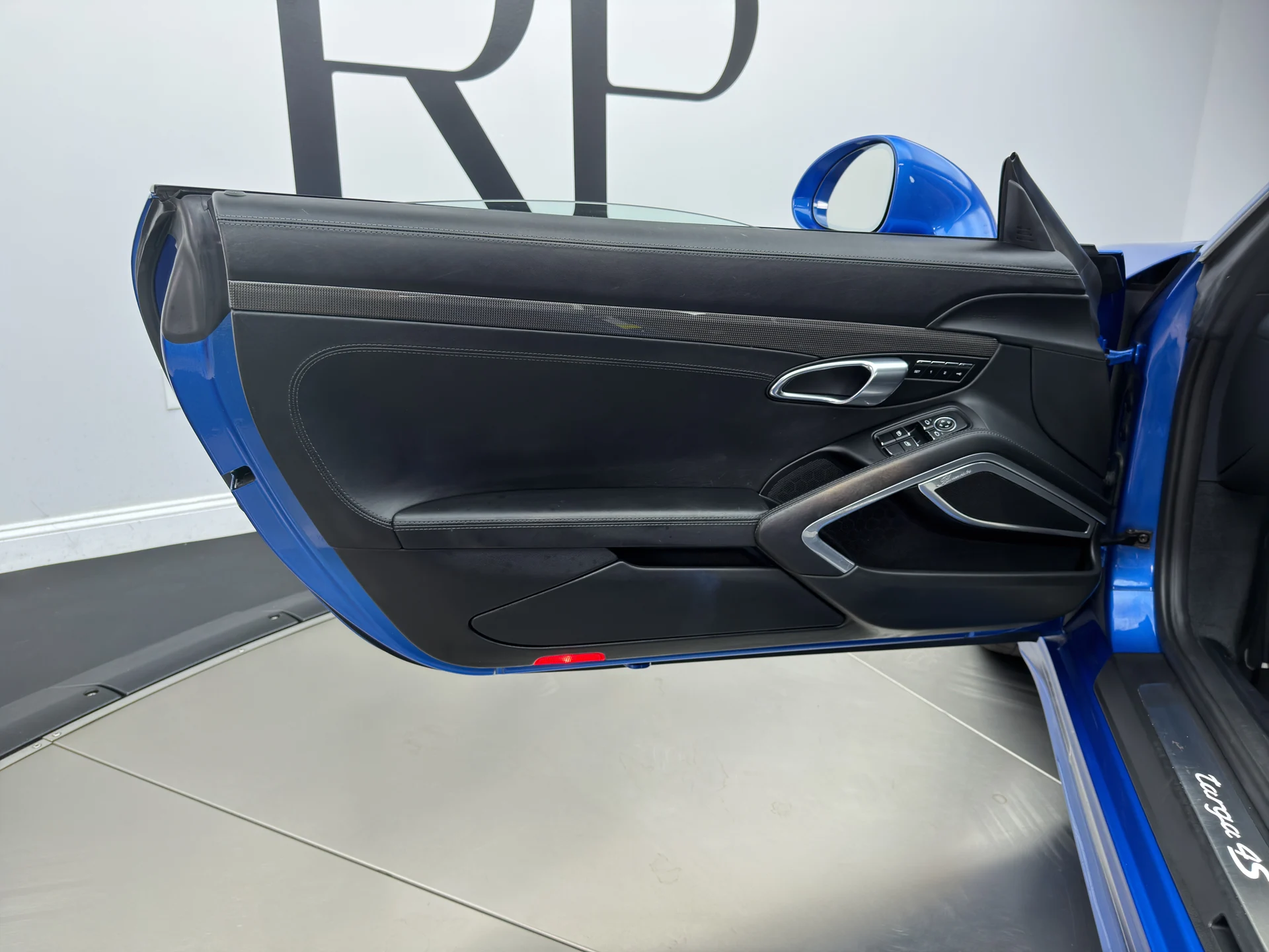 mph023_4093405141_RPA_3948_interior_001_668a902a28