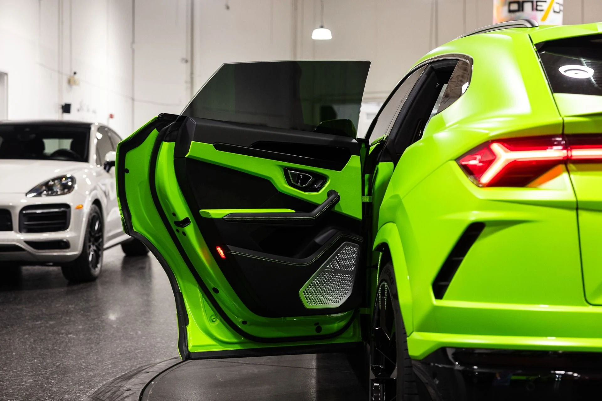mph023_4094670574_Used_2021_Lamborghini_Urus_Verde_Mantis_Pearl_Full_Stealth_PPF_1764949074_dea5e14f6e