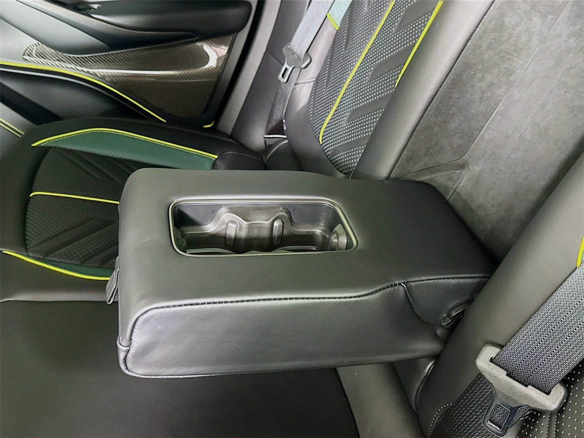 mph023_4099519599_10b51fa734bfd53528cf0670627e7fb3x_50cf82bffb