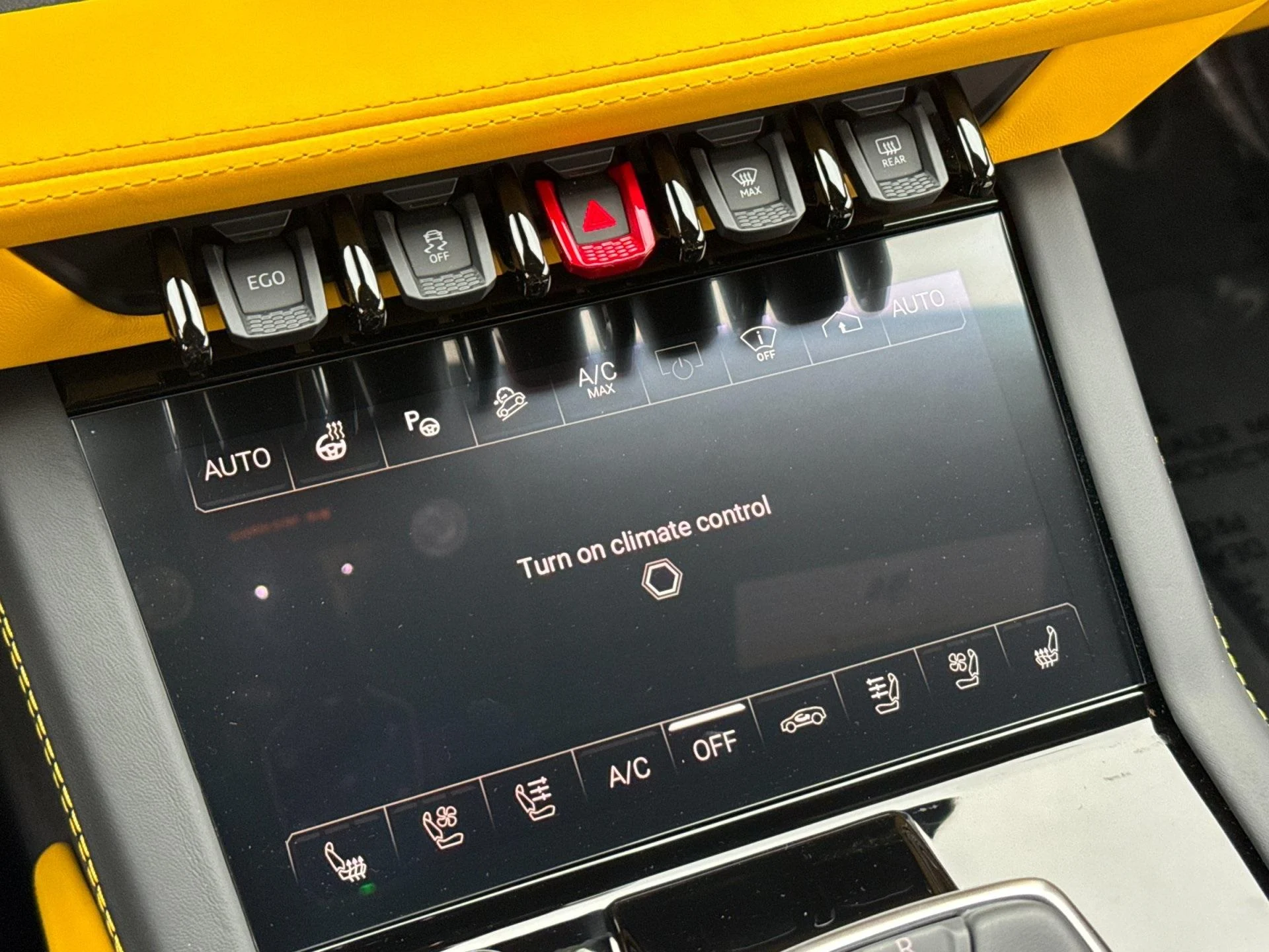 mph023_4103692904_New_2025_Lamborghini_Urus_SE_1770719347_adecc529e1