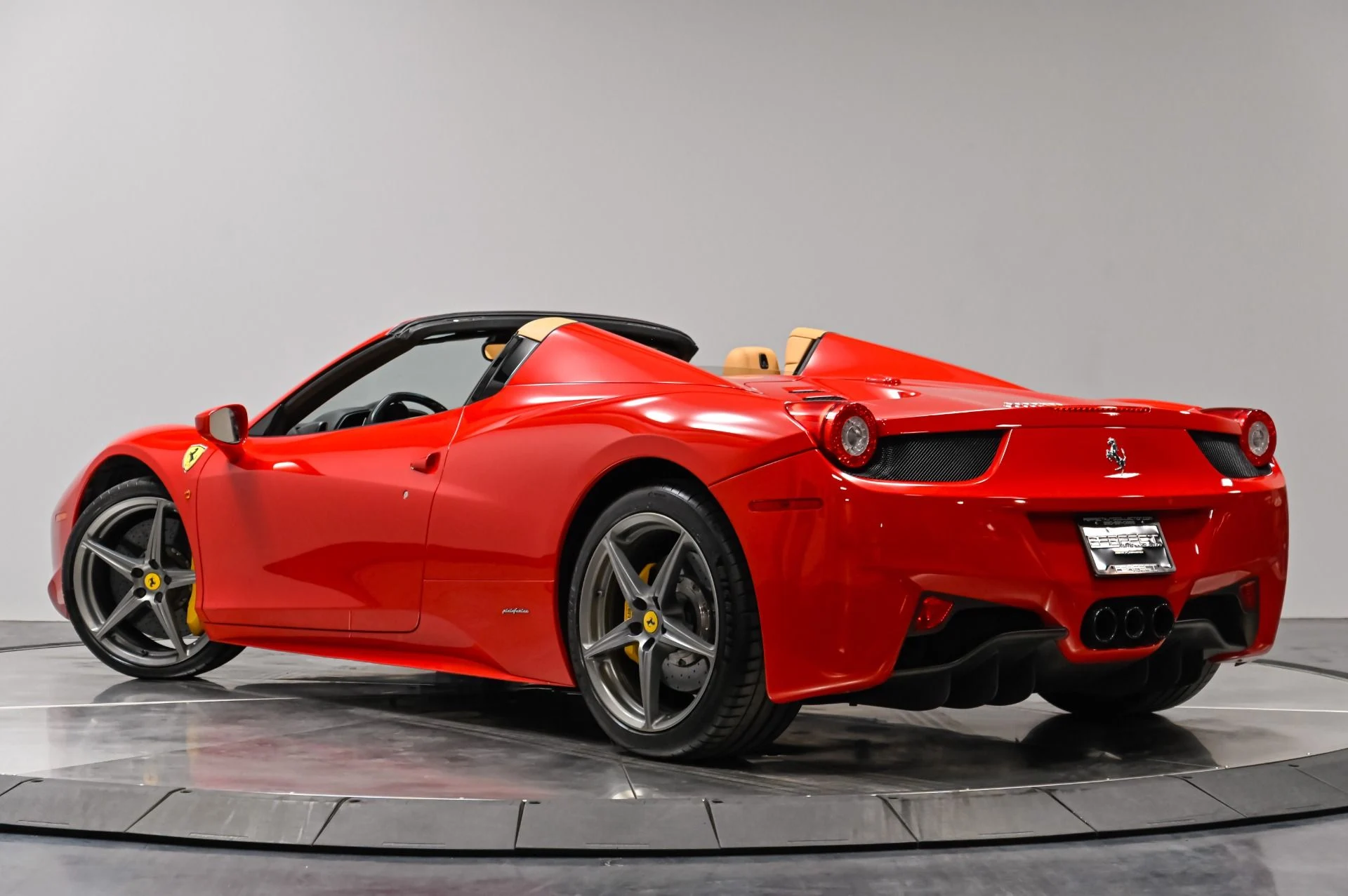 mph023_4105584816_Used_2013_Ferrari_458_Spider_1788115023_93089395f0