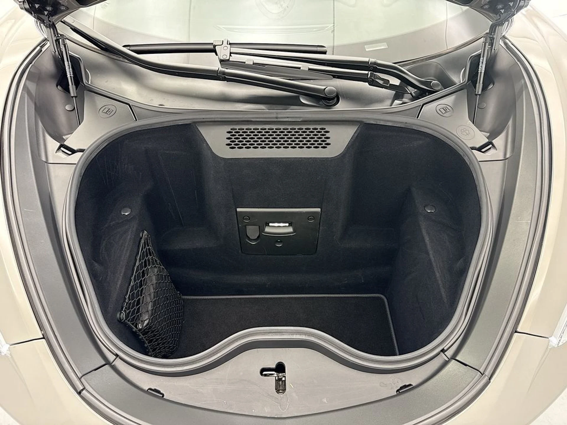 mph023_4105896671_used_2020_mclaren_gt_coupe_8119_23017513_24_1024_912be00566