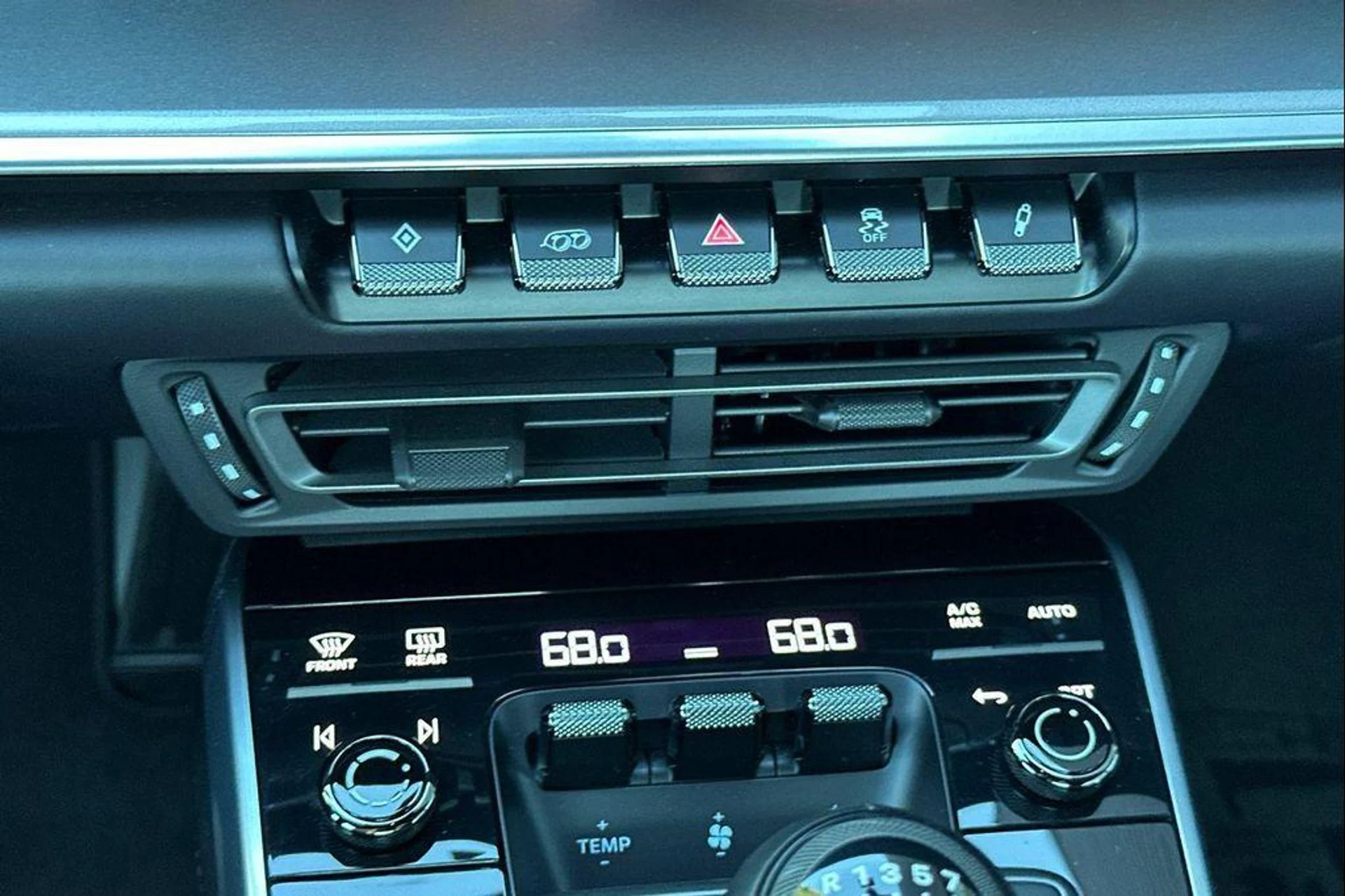 mph023_4115819798_z_TR_La27r_U6_PWU_Keumsb_D_Zt_EUW_Qc_56cf5b89a2