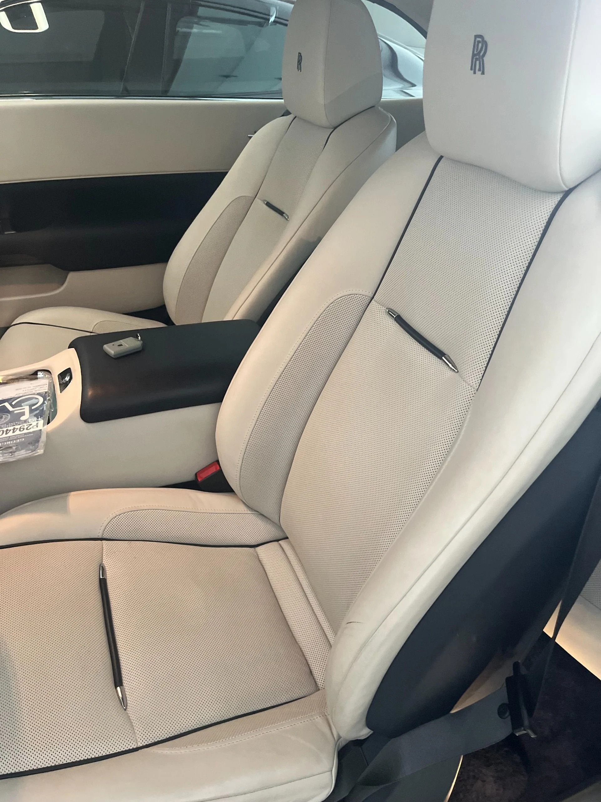 mph023_4125906054_Used_2017_Rolls_Royce_Dawn_1743705445_0626b8a63b