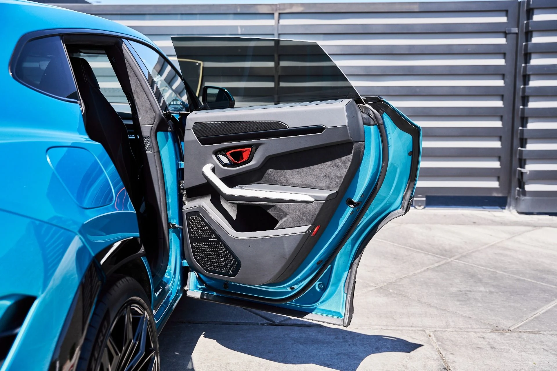 mph023_4127396885_Used_2025_Lamborghini_Urus_SE_1781314203_277aa2c83e
