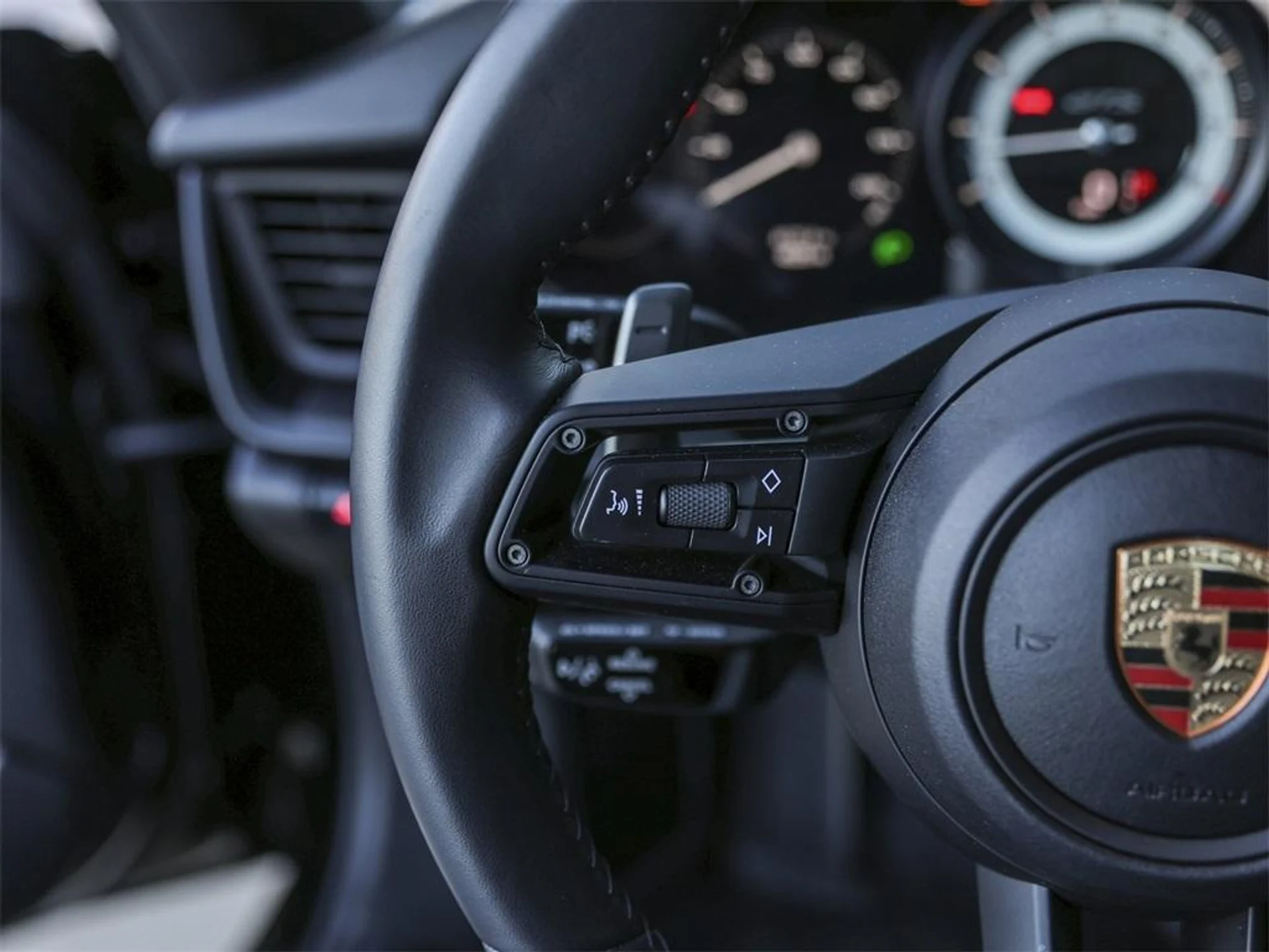 mph023_4130513166_uc_TDZ_29_FB_5_v2_Hil_Tj_Uo_Qzl7_k_U_0a2f52c166