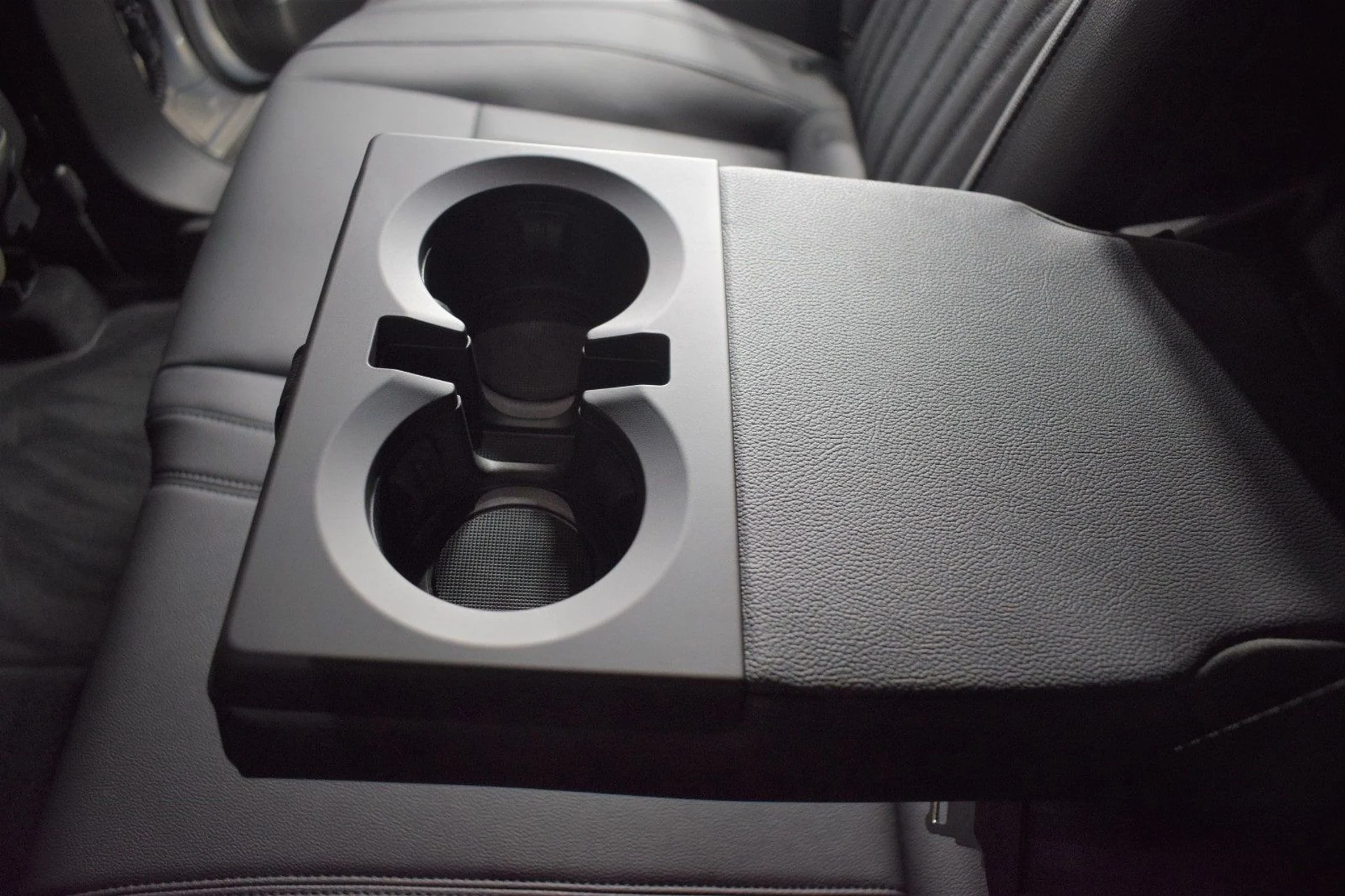 mph023_41317775_63ec1c0150b07f884cb8b97f03455f7bx_f402d57d36