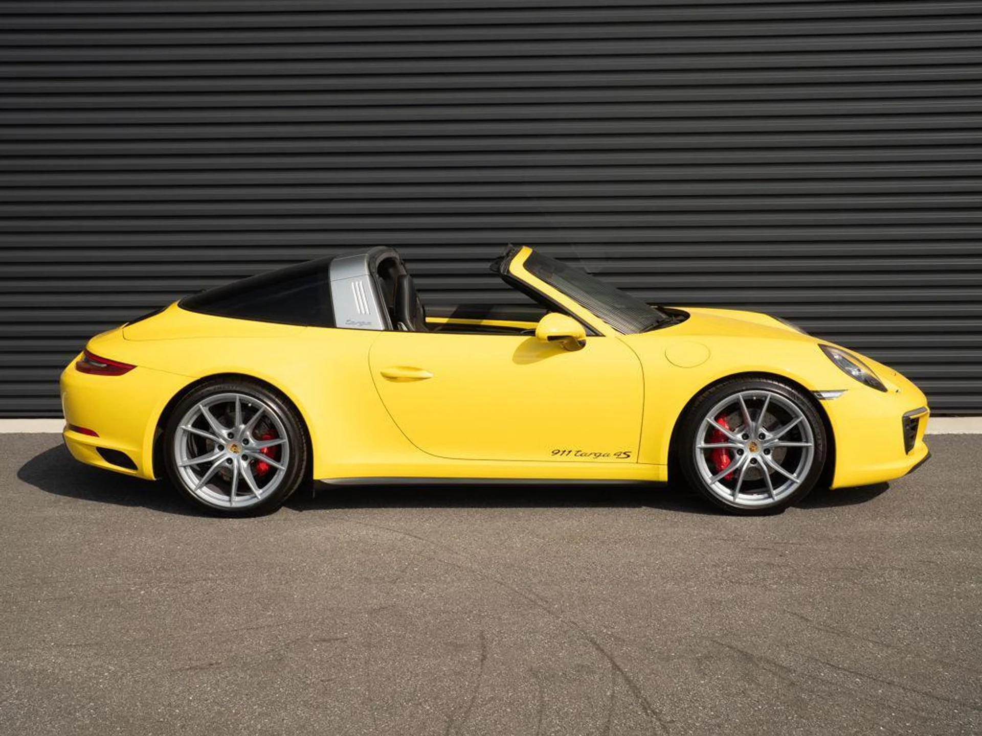 mph023_4133459023_3p_SD_Rj7wv8_Wh_Pa_Wgga_Ld01a_Ge0_8e94f5395b