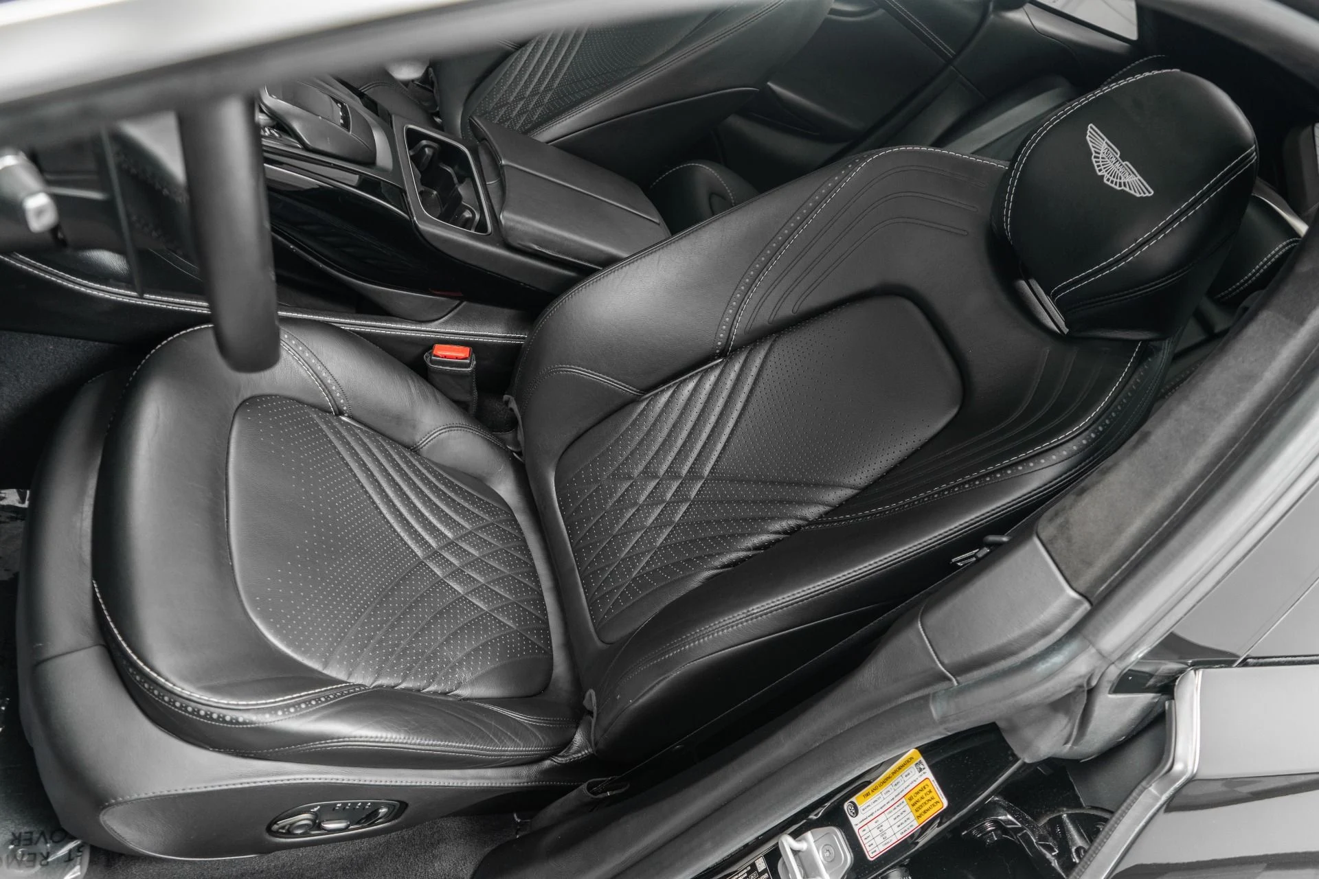 mph023_4141366217_Used_2021_Aston_Martin_DBX_Indulgence_Pack_Panoramic_Roof_1779371963_536c3d0607