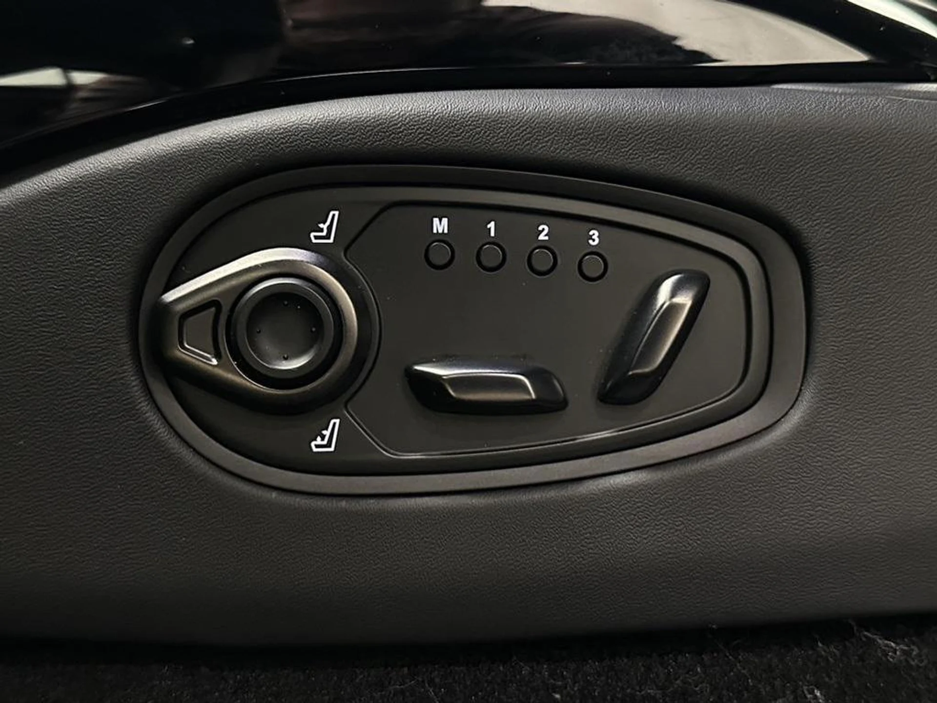 mph023_414340135_Udj_UAX_2_S_Cv_U_Mo86n_R_Xz_S2_Vh_Fz7_I_c6ecf4d67d