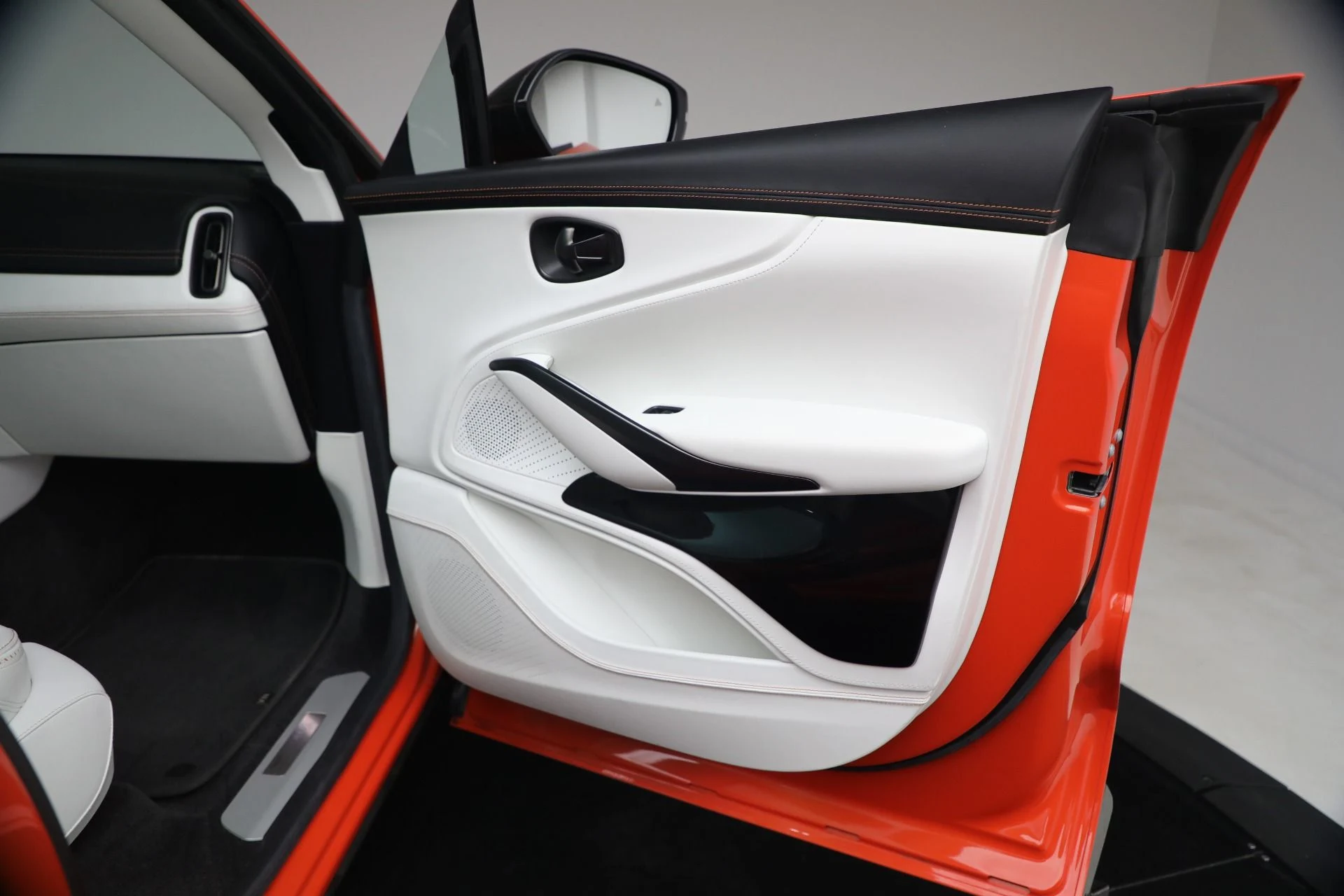 mph023_4144827065_Used_2024_Aston_Martin_DBX_707_1772122329_3c064856e4