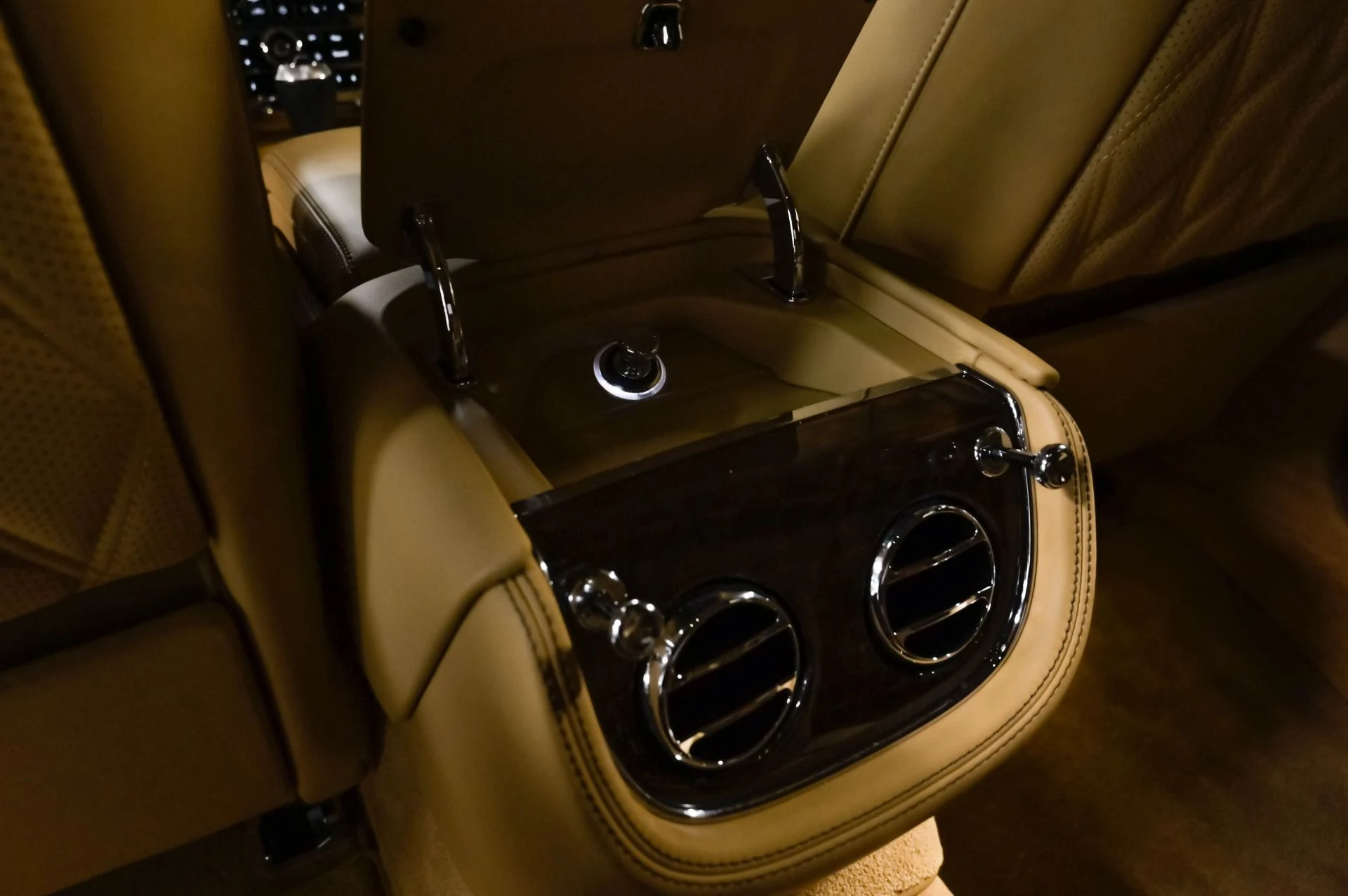 mph023_415747039_Used_2017_Bentley_Mulsanne_1782570878_4af8a413d8