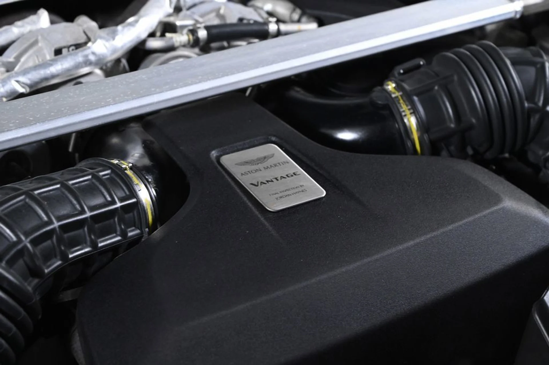 mph023_4159170722_used_2020_aston_martin_vantage_base_11350_23007217_23_1024_47700c4fc5