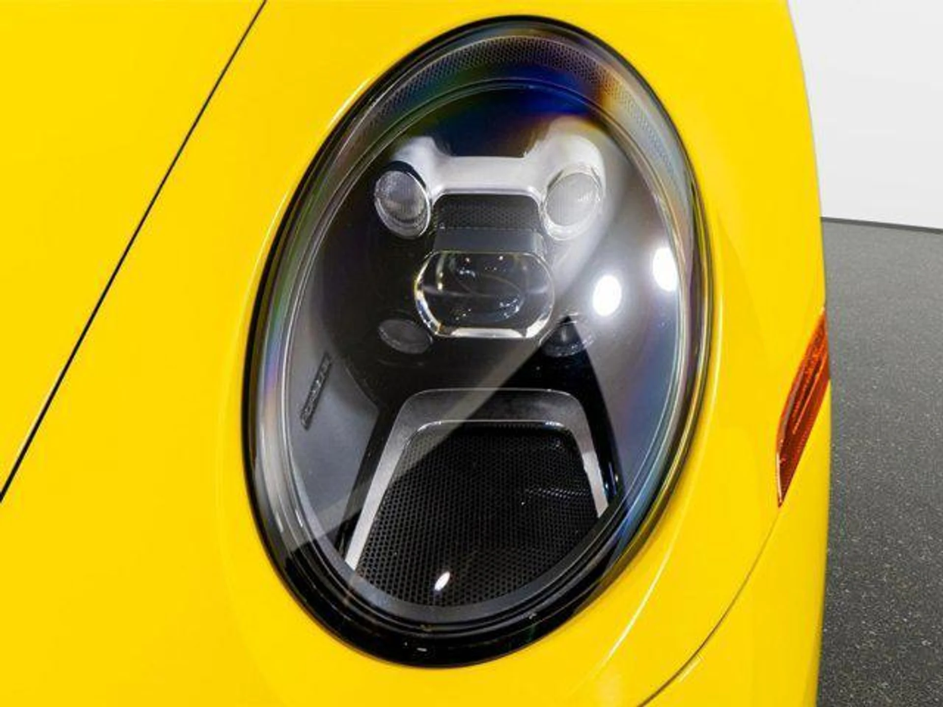 mph023_416298098_y5c_N_Mh5_Z0jx4bnnb7ug_A_Alp_Q568_9dffd21379