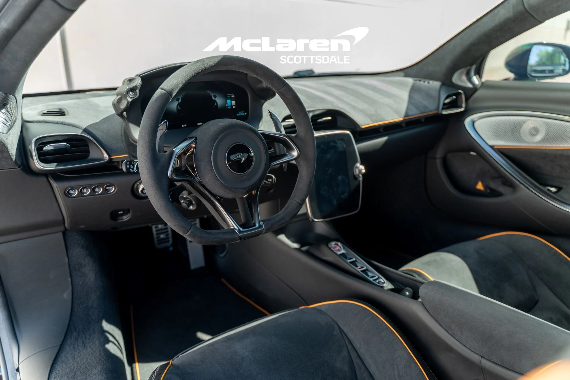 mph023_4172046483_Used_2024_MCLAREN_ARTURA_1757647464_24dc5a2a53