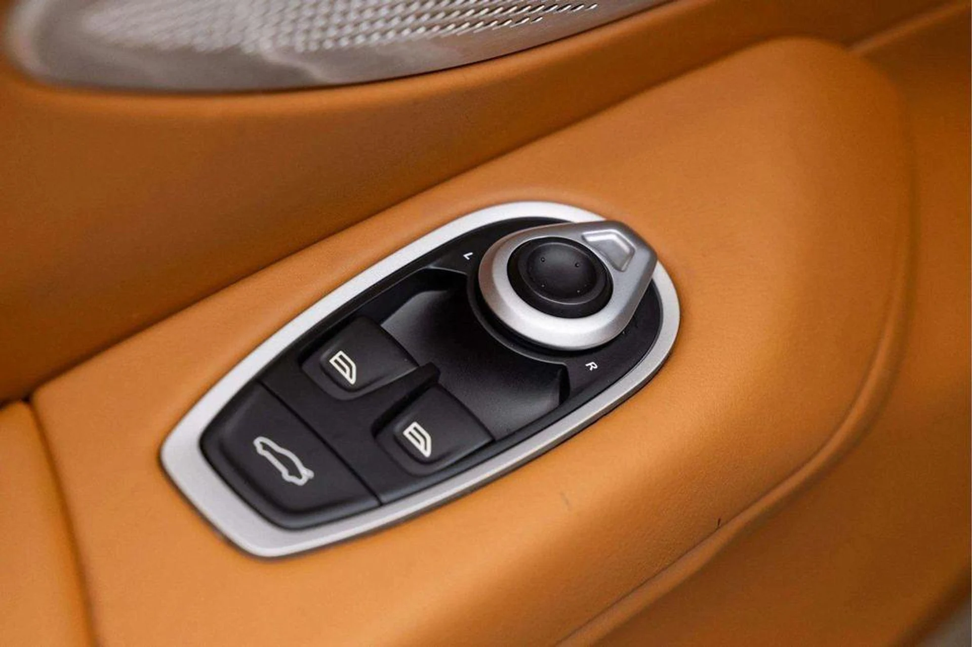 mph023_4176896831_5jp_X3l_F1x_Am_KR_8_QDF_0_X6_X7_ZZP_50_9529220e59