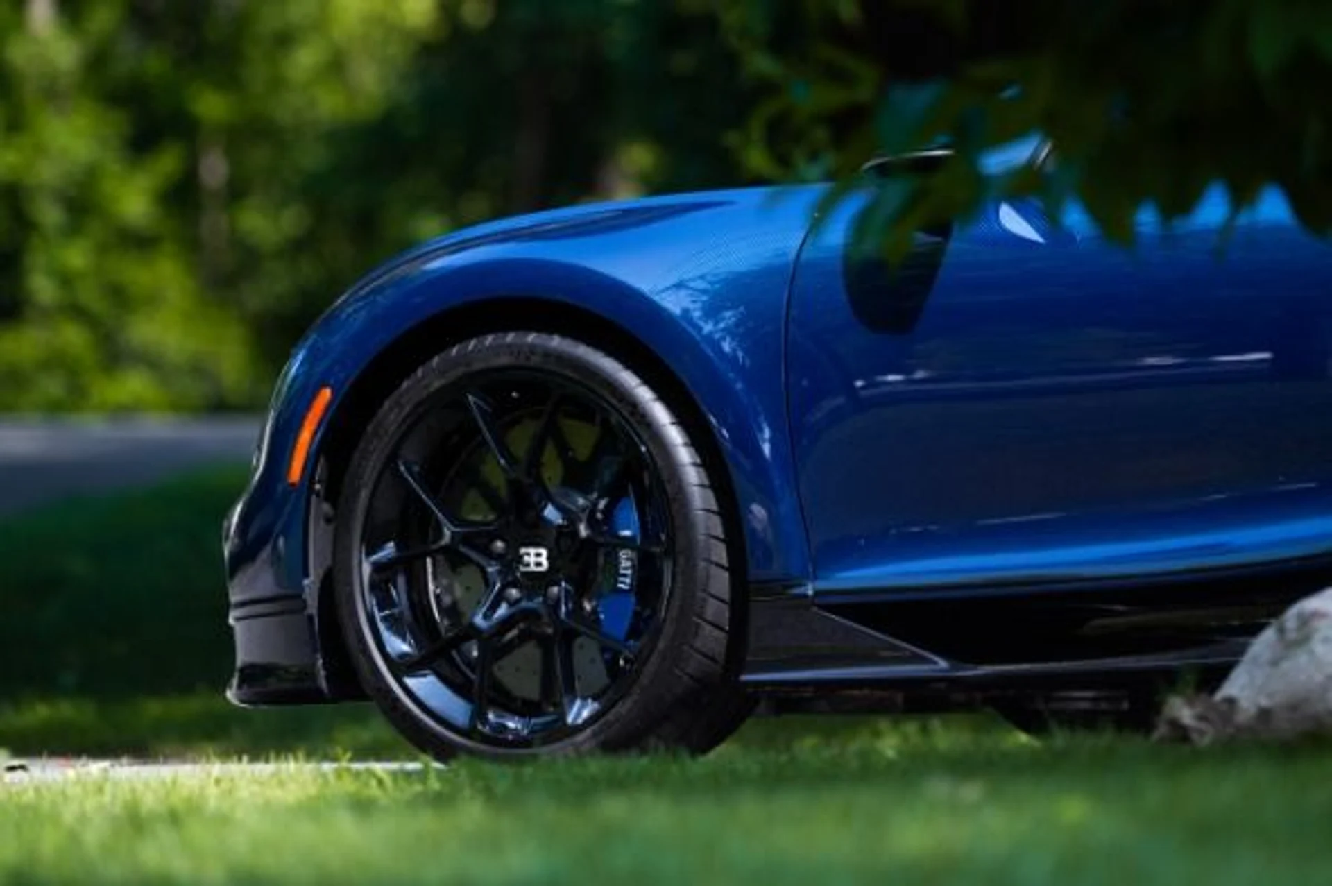 mph023_4180632355_Used_2018_Bugatti_Chiron_Chiron_0f30747820