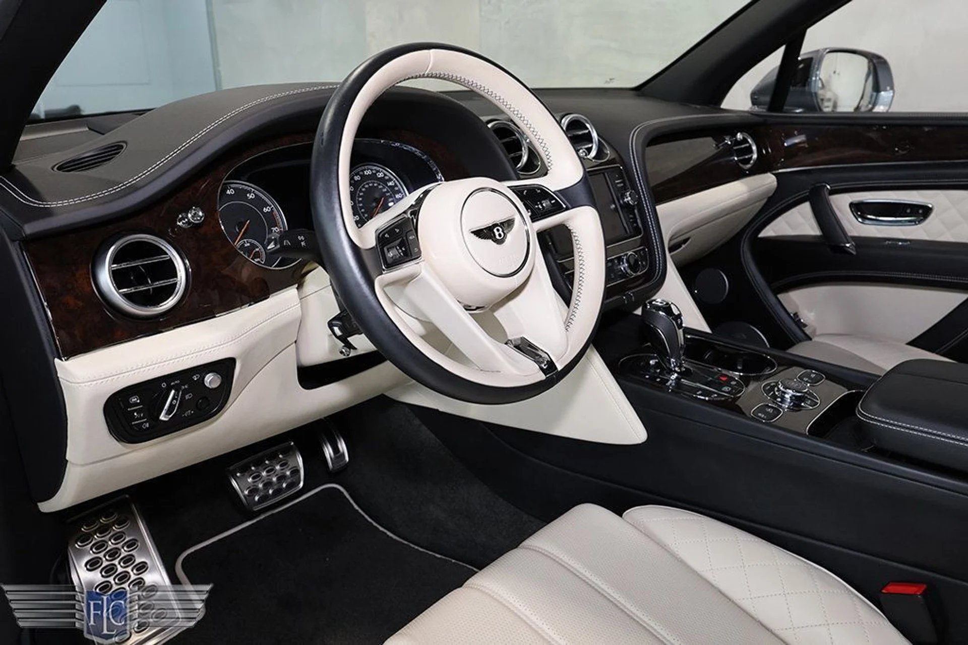mph023_4181119050_used_2018_bentley_bentayga_onyxeditionawd_9689_22935440_24_1024_f6b4be983c