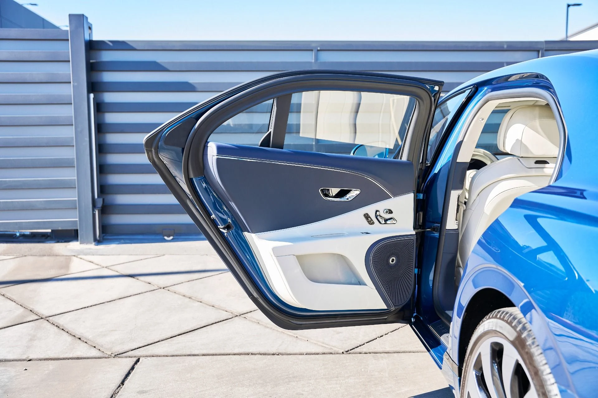 mph023_4193259803_Used_2024_Bentley_Flying_Spur_Mulliner_V8_1768876565_505cfbd049