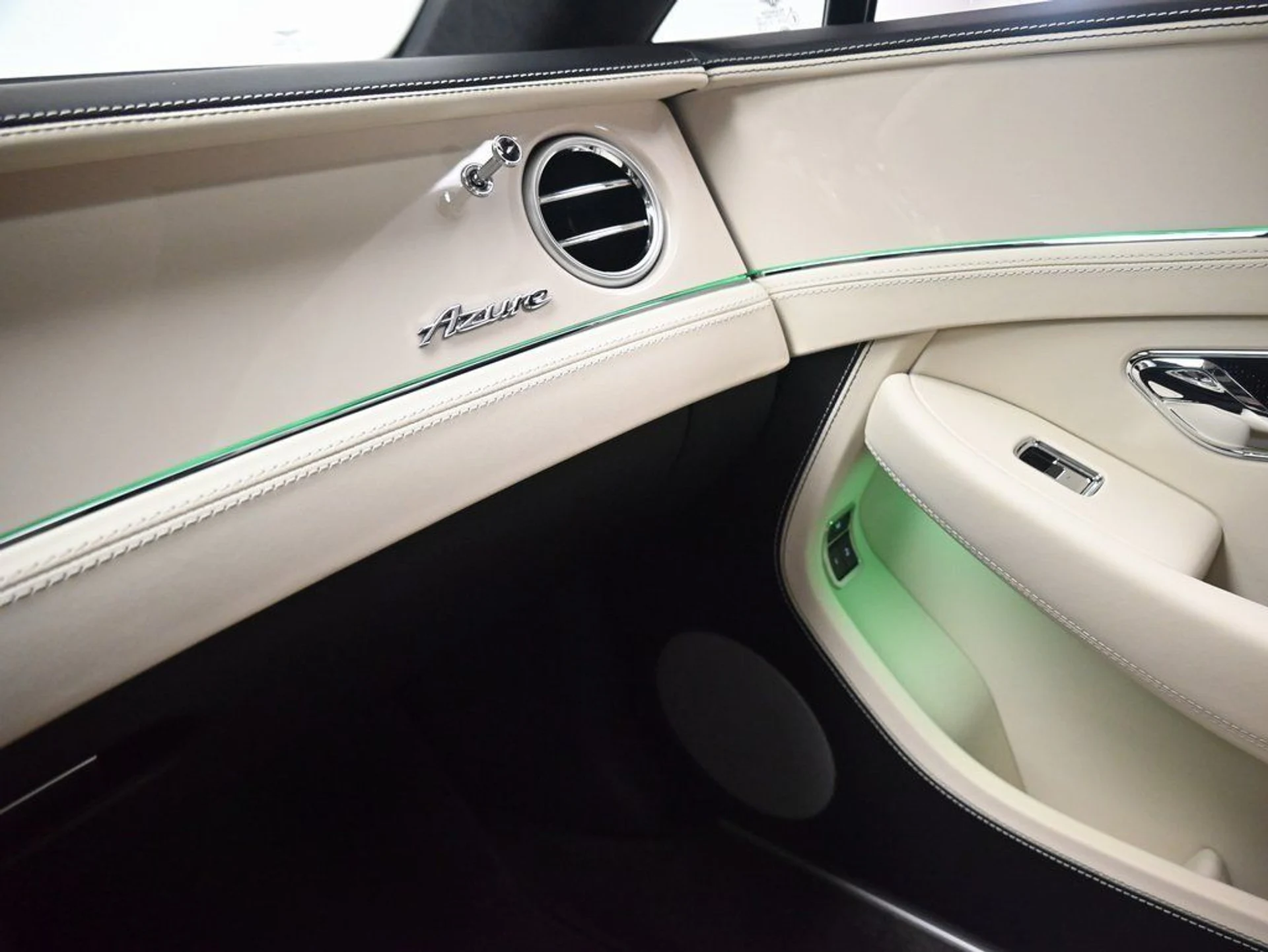 mph023_4193873489_5053f403184776079539b06f8d1165d1_ae1438b2b3