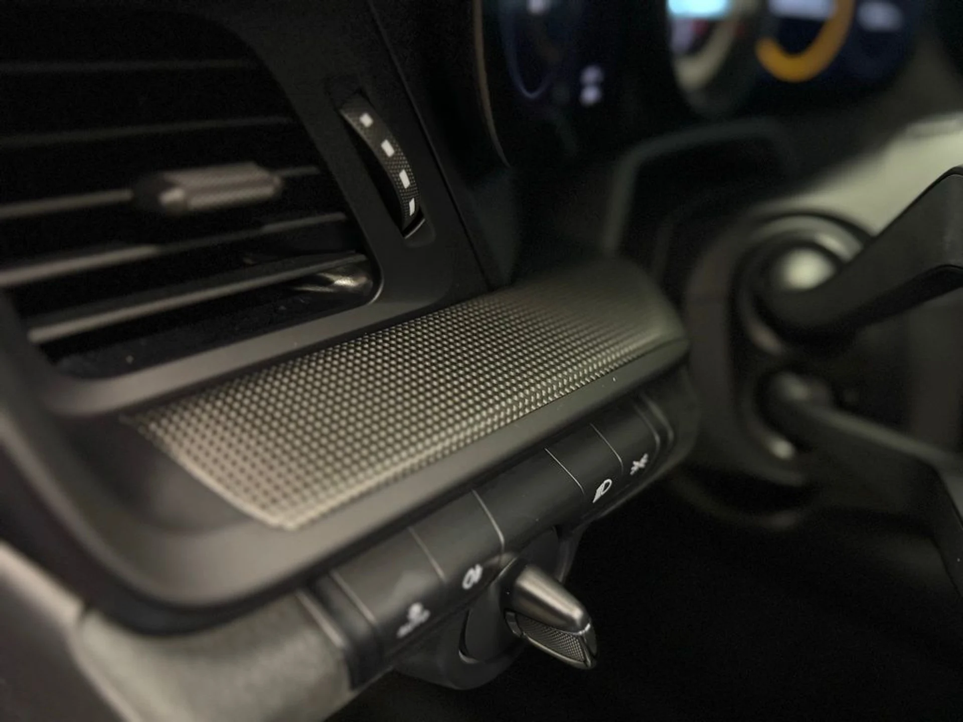 mph023_4200339816_758b679c3613e684a3c2e7e8f6e9c44ex_587556afce