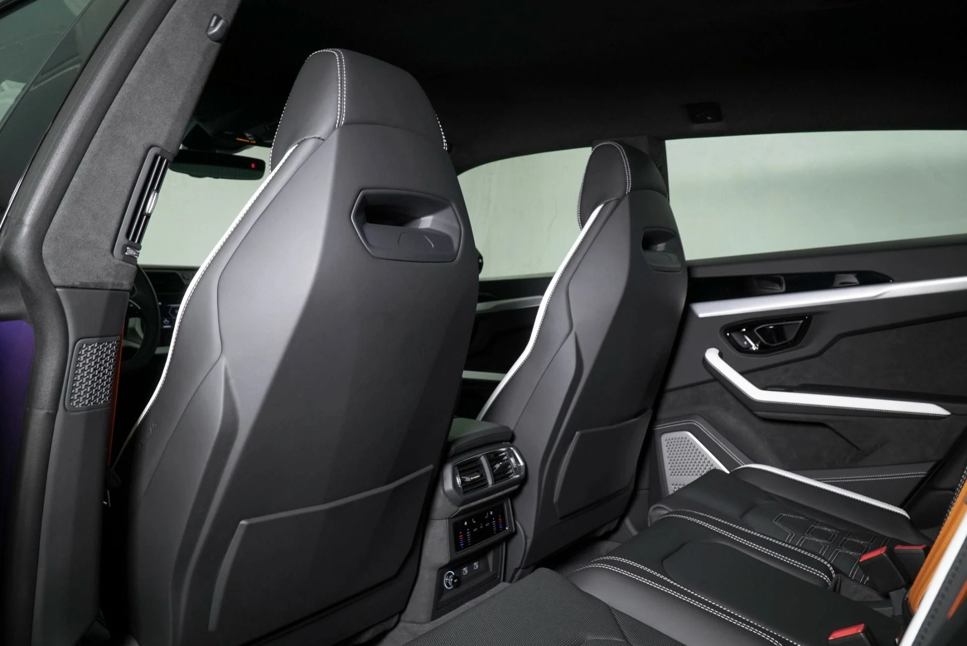 mph023_4203564244_New_2025_Lamborghini_Urus_SE_1772563707_758336e028