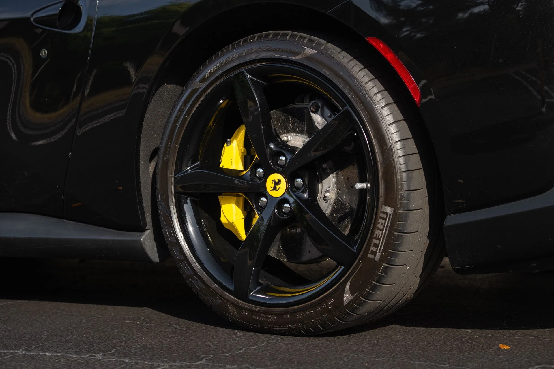 mph023_4203729990_Used_2019_Ferrari_Portofino_1771532696_4469b01b5a