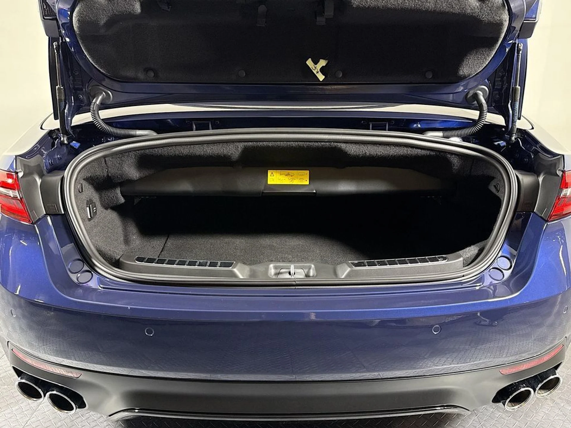mph023_4206454016_new_2026_maserati_grancabrio_convertible_11350_23043236_25_1024_0ca3a03677