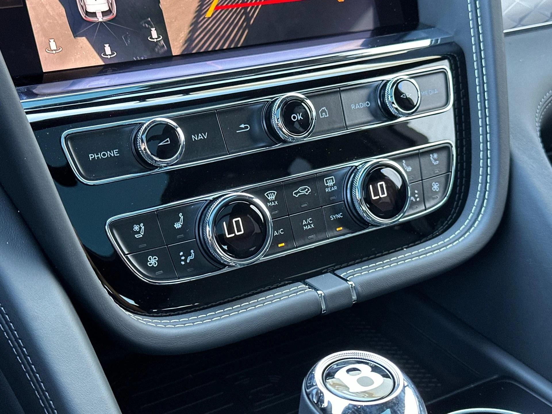 mph023_4207756926_New_2025_Bentley_Bentayga_V8_1755698841_563e8a1d1a