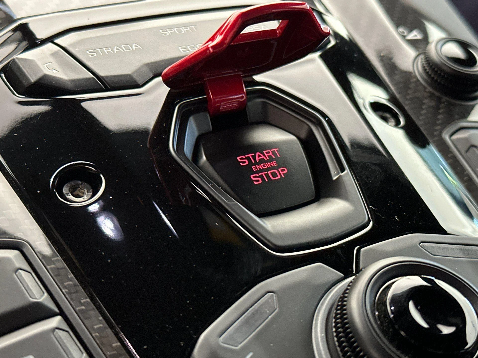 mph023_4212825991_Used_2021_Lamborghini_Aventador_SVJ_1774426270_9689f438c7