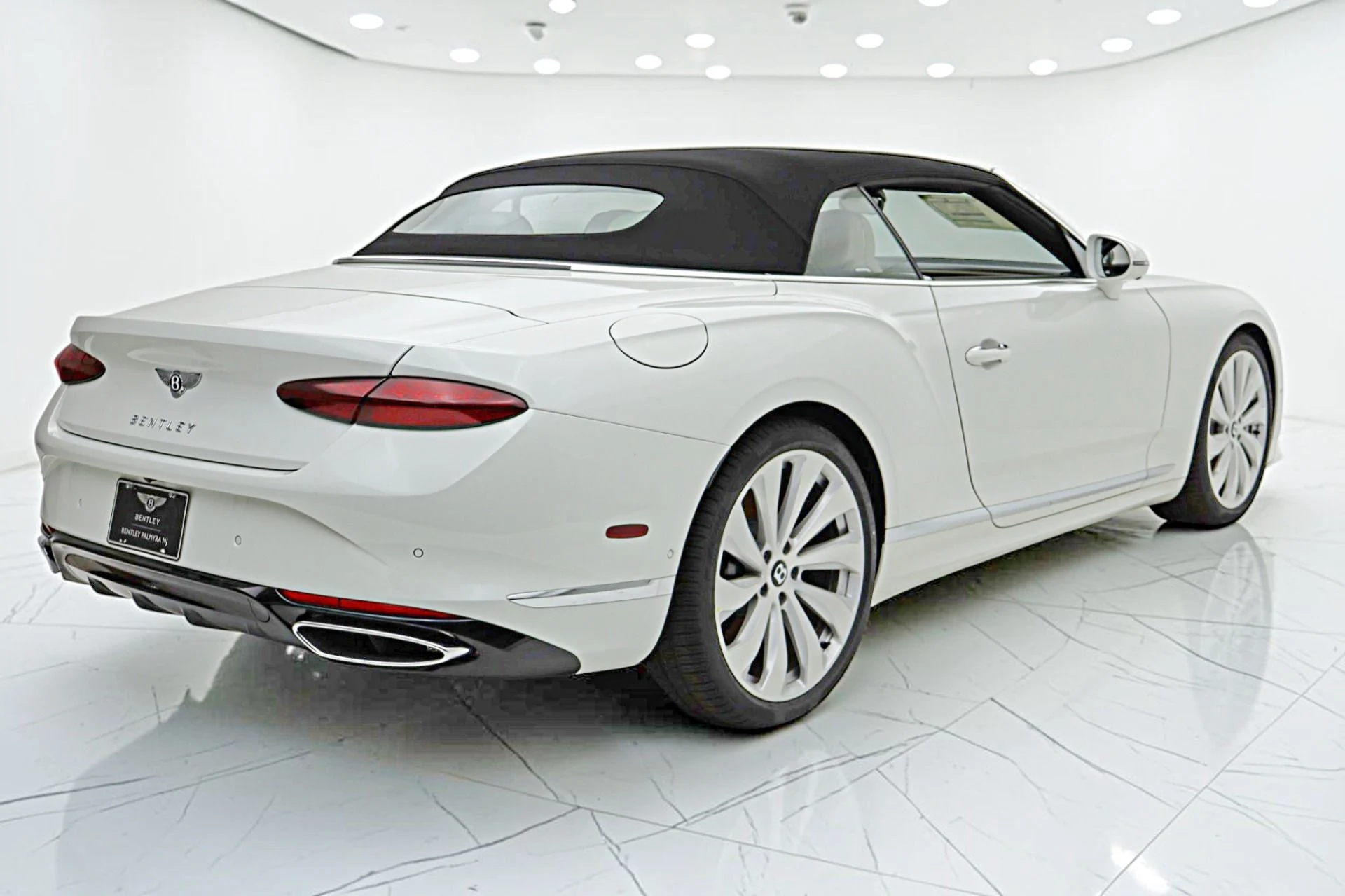 mph023_4217019669_New_2026_Bentley_Continental_GTC_61e2ecd92f