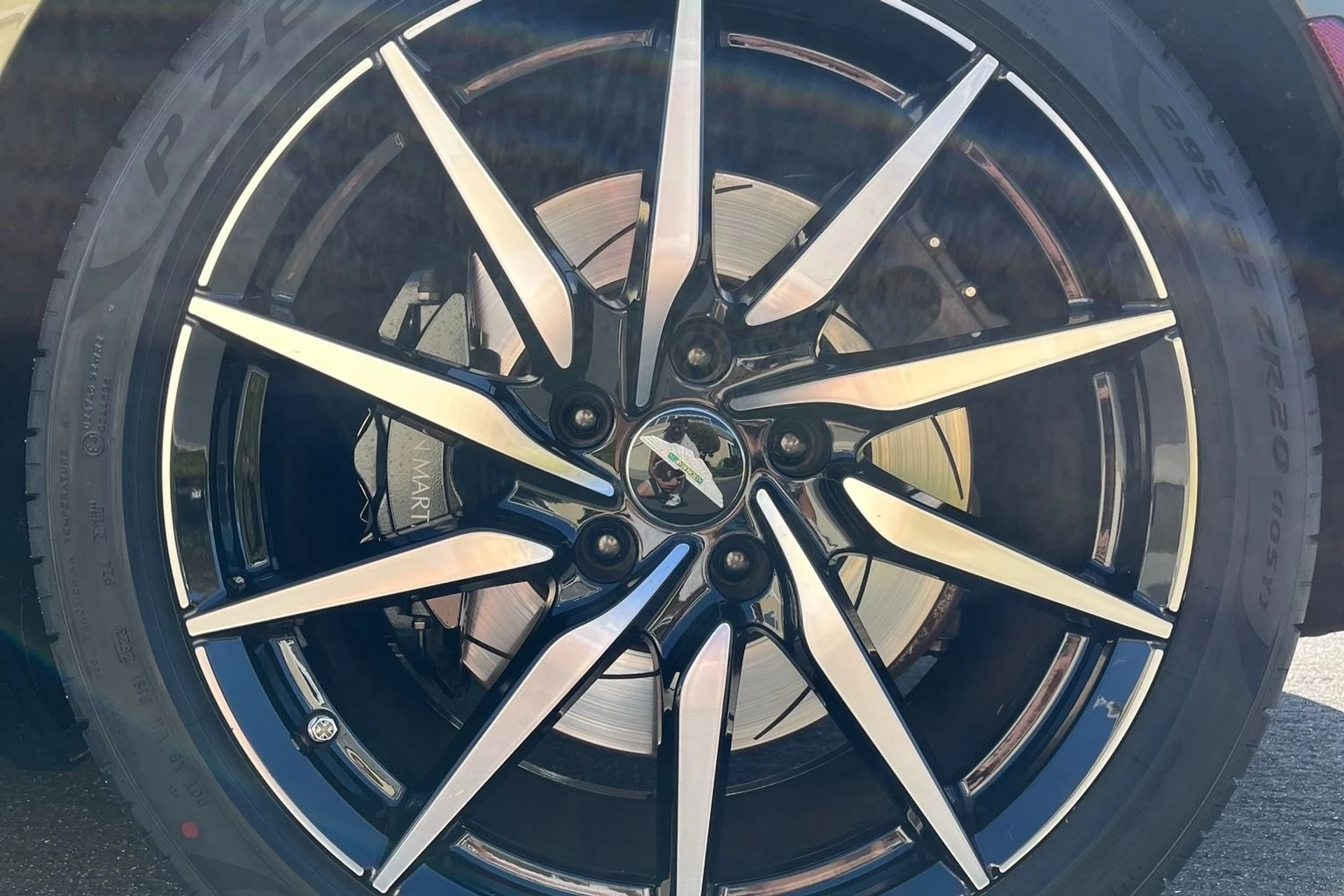 mph023_4217644986_Used_2018_Aston_Martin_DB_11_V8_1763143012_b97ba4603a