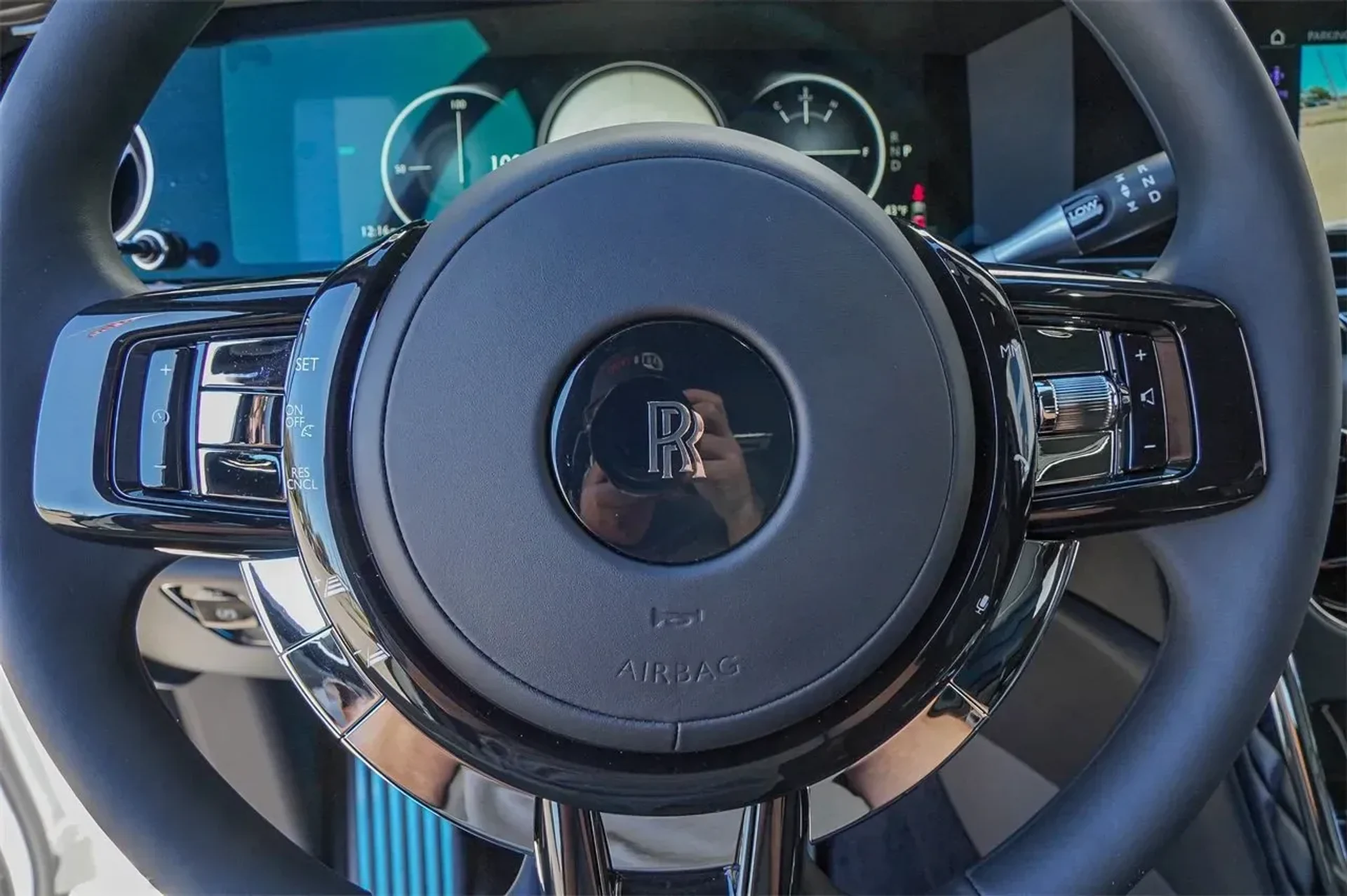 mph023_4217683939_53c3daaa56e0456780074803d4600960_84b449de77